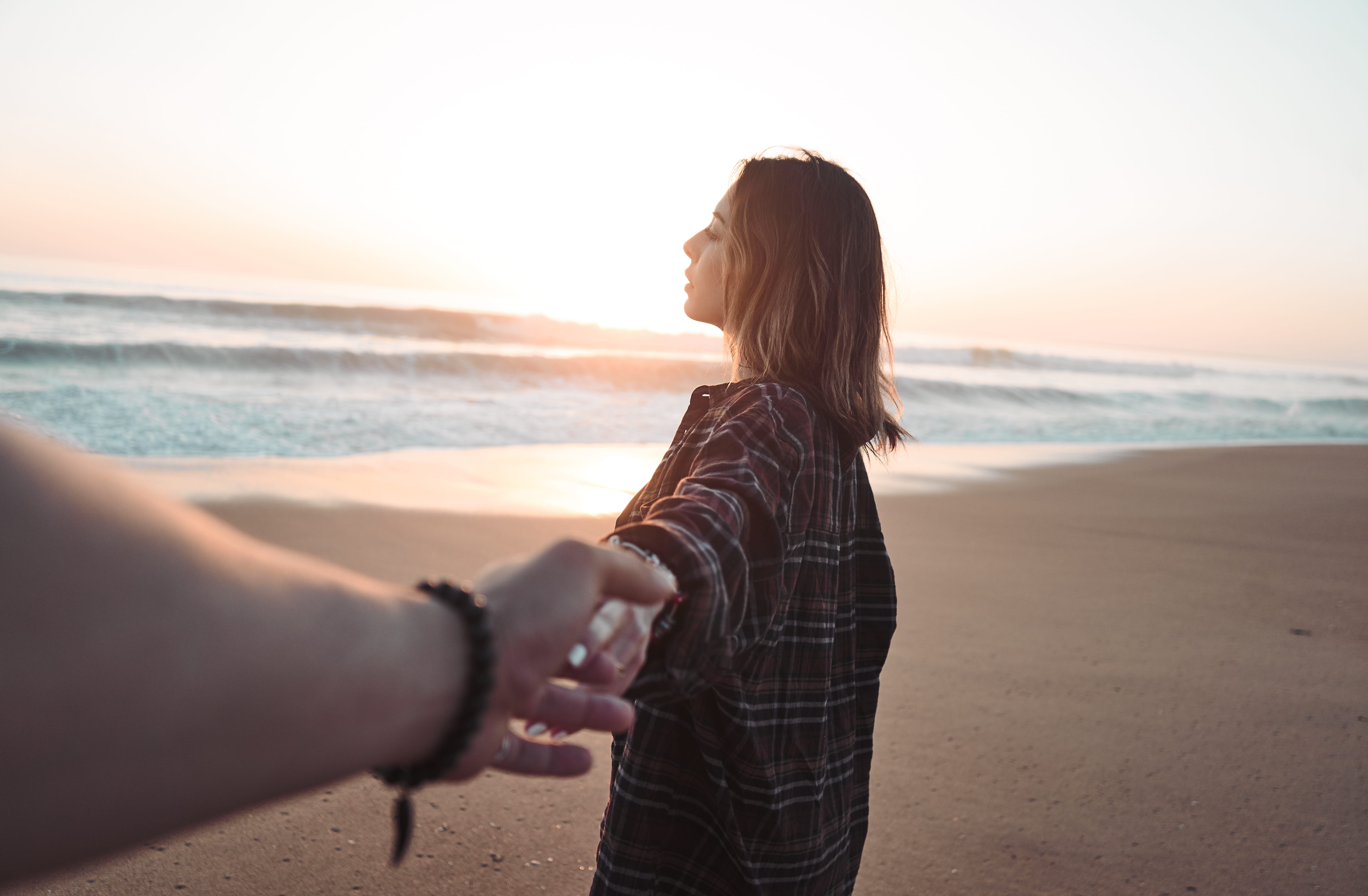 seashore, sand, holiday, wave, love, holding, hold, hands, follow me, profile, shore, people, young adult, heterosexual couple, land, person, HD Wallpaper