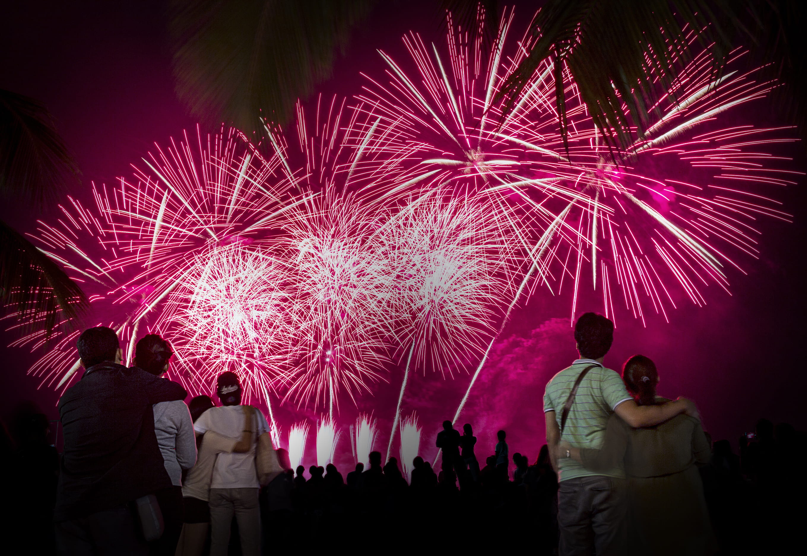 shootlikearockstar, seashore, renebernal, smmoa, positive emotion, real people, love, exploding, red, enjoyment, large group of people, men, arts culture and entertainment, HD Wallpaper