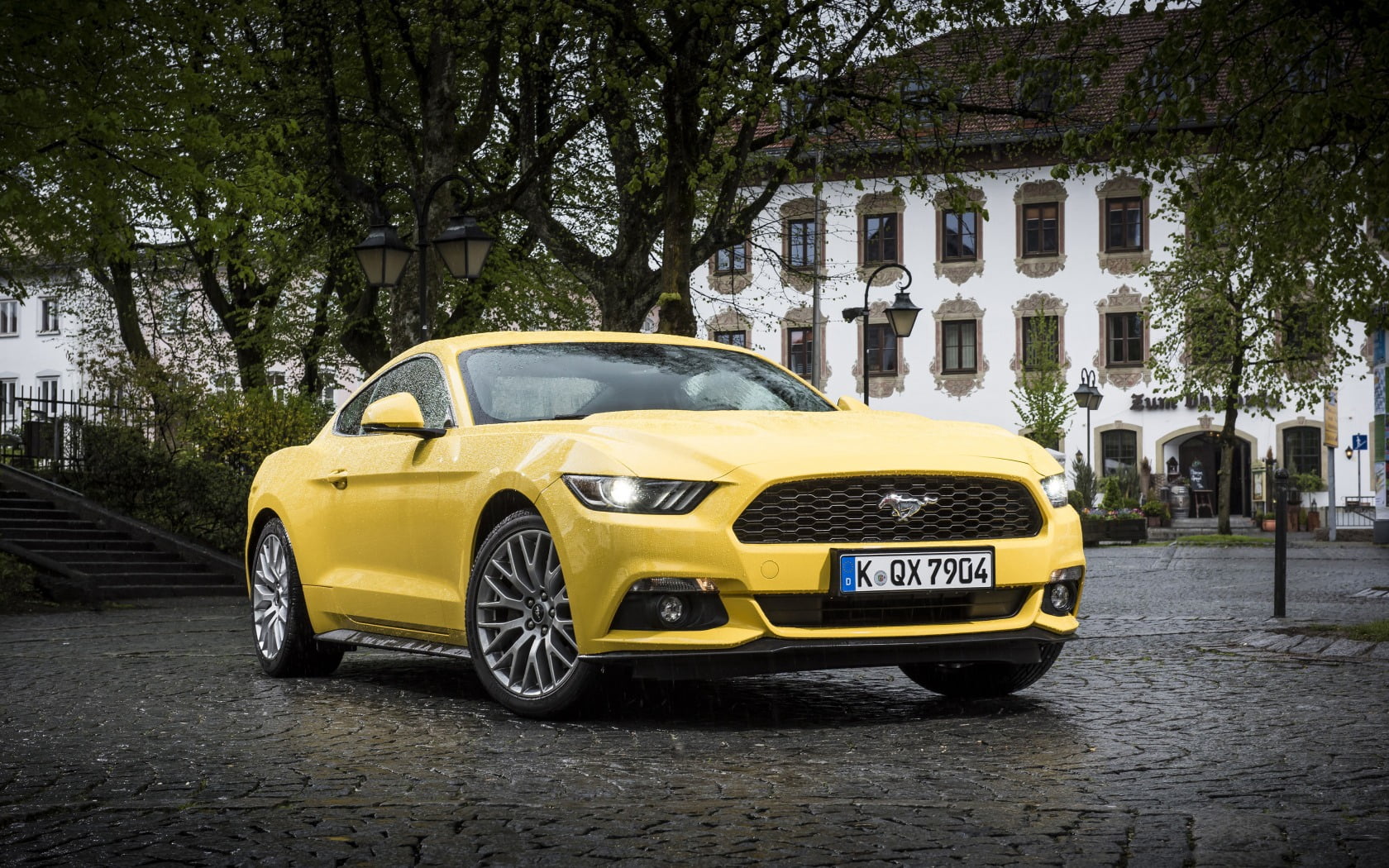 sedan, outdoors, mode of Transport, classic, side view, coupe, city, wheel, motor vehicle, day, yellow, retro Styled, luxury, new, eu-spec, elegance, transportation, HD Wallpaper