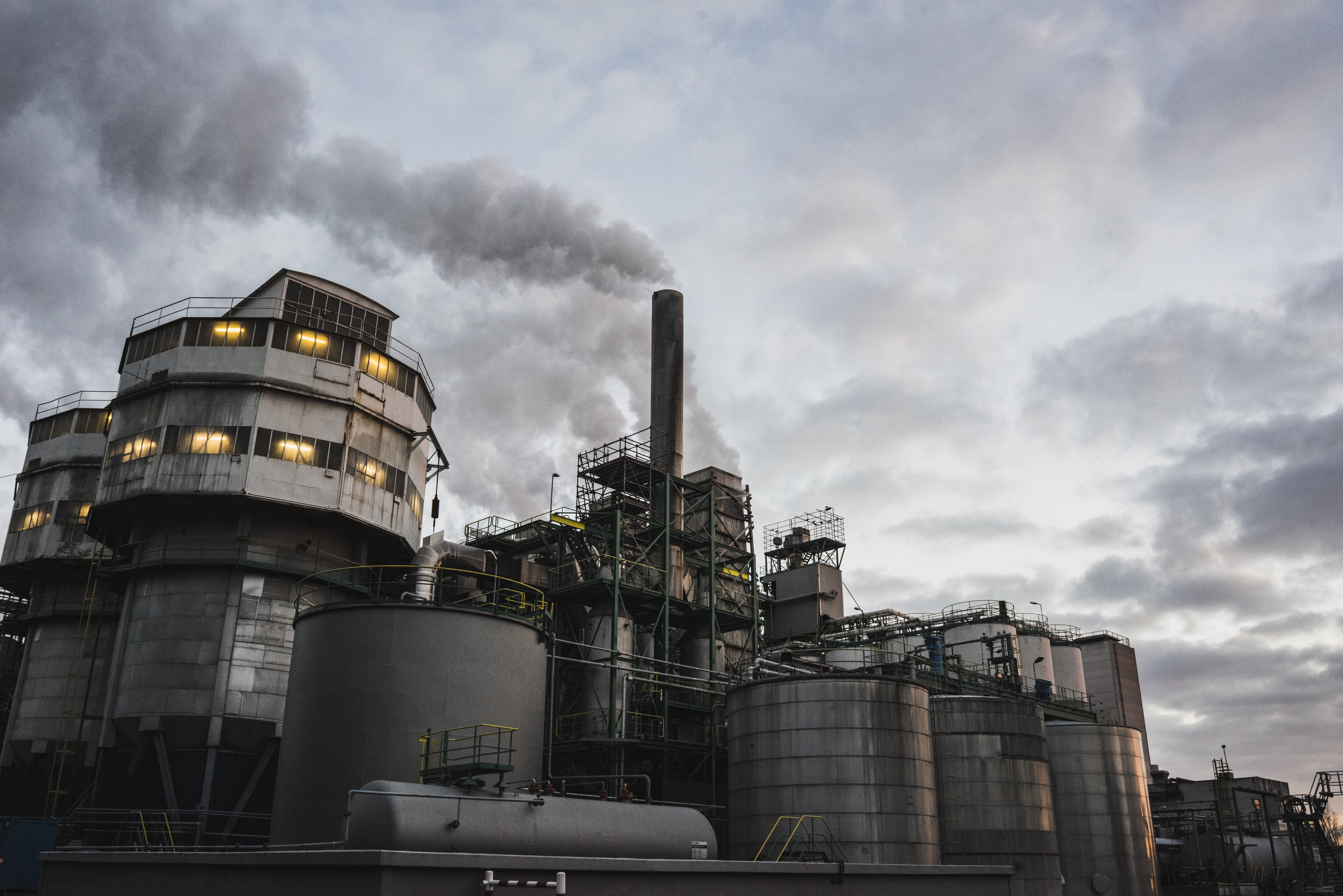 futuristic, oil industry, chemical plant, smoke - physical structure, outdoors, light, factory, industry, dark, building, fuel and power generation, smoke stack, HD Wallpaper