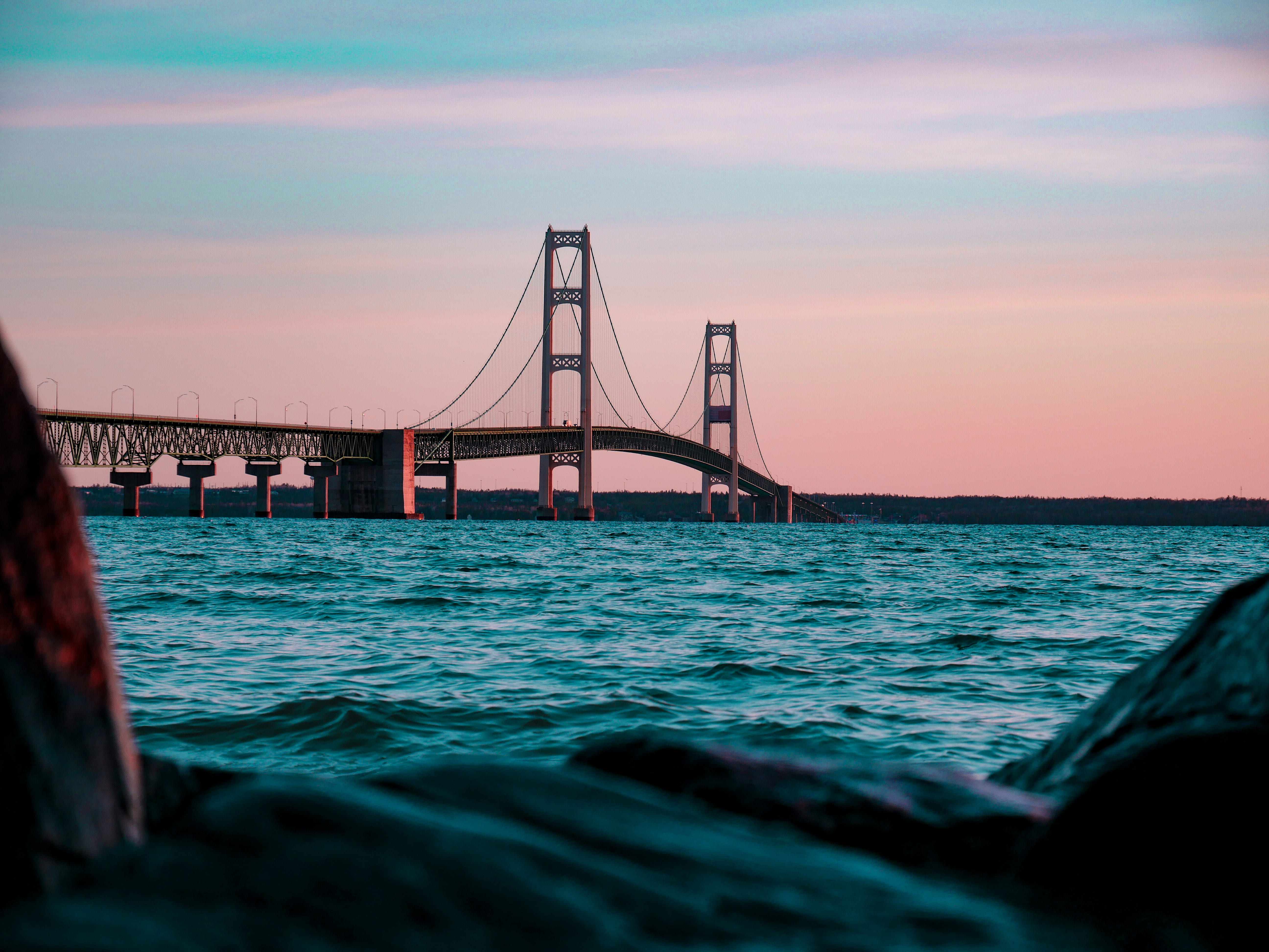 5K, body, bokeh, morning, bridge - man made structure, engineering, travel, blue, rough, long, built structure, gate, transportation, lak, mackinac, pink, HD Wallpaper
