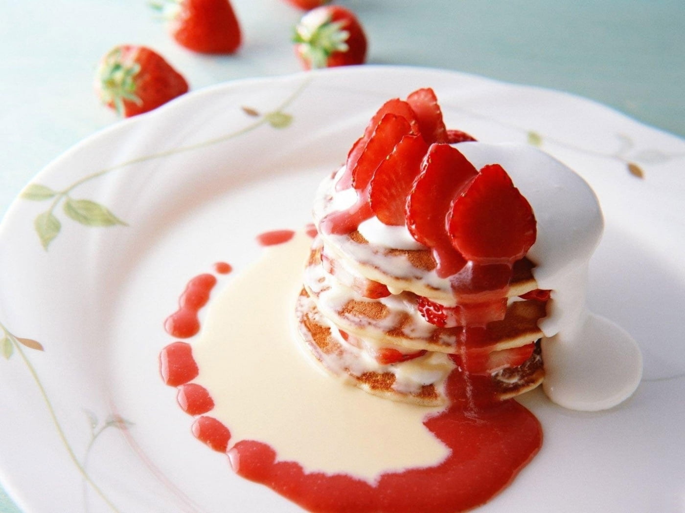 strawberries, sweet, plate, whipped, berry fruit, indulgence, red, strawberry, fruit, food, evaporated milk, ceramic, dessert, garnish, cream, close-up, HD Wallpaper