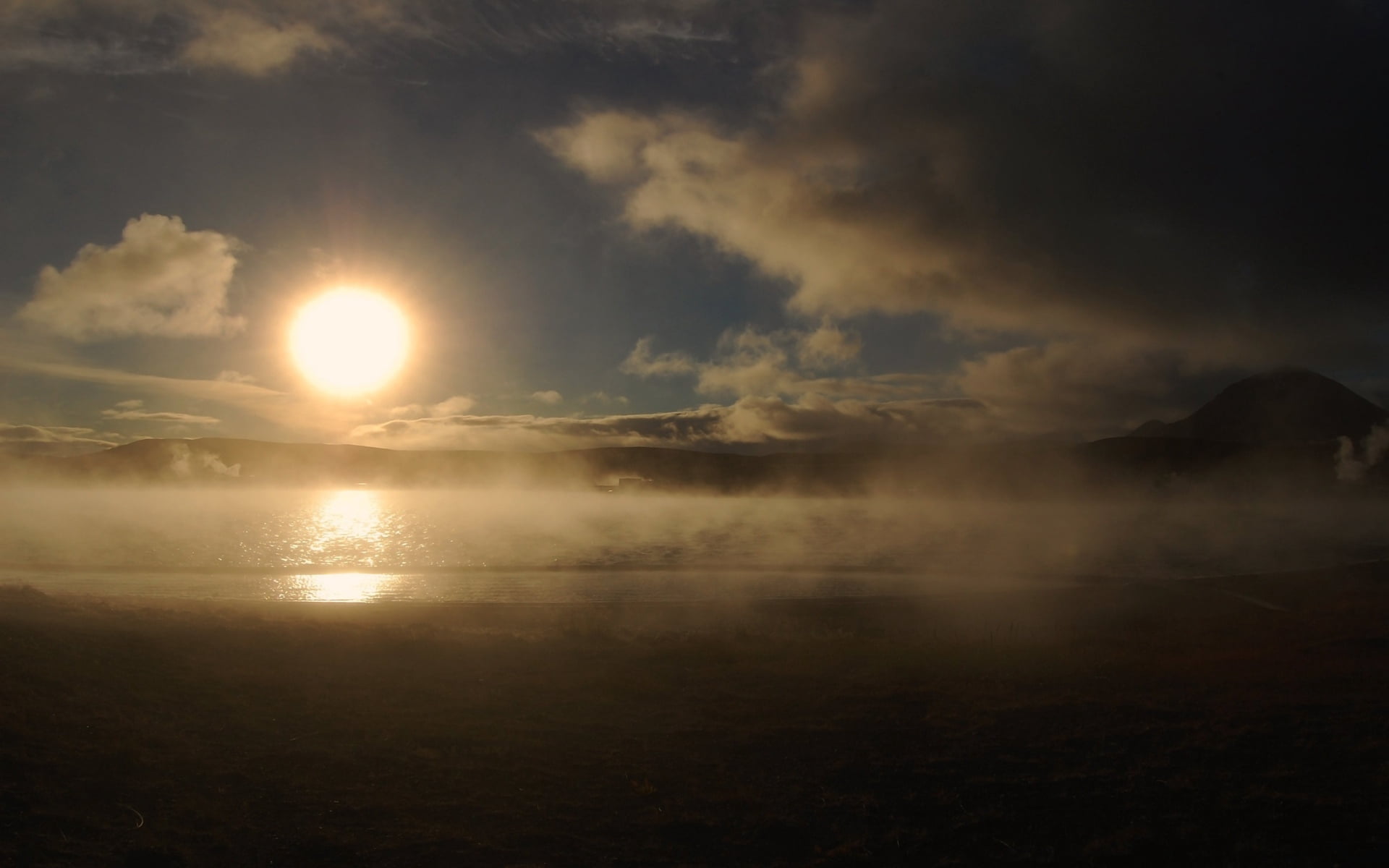 reflection, light - Natural Phenomenon, idyllic, fog, mist, sky, color Image, summer, beauty In Nature, morning, nature, body, disk, dawn, mountain, beach, HD Wallpaper