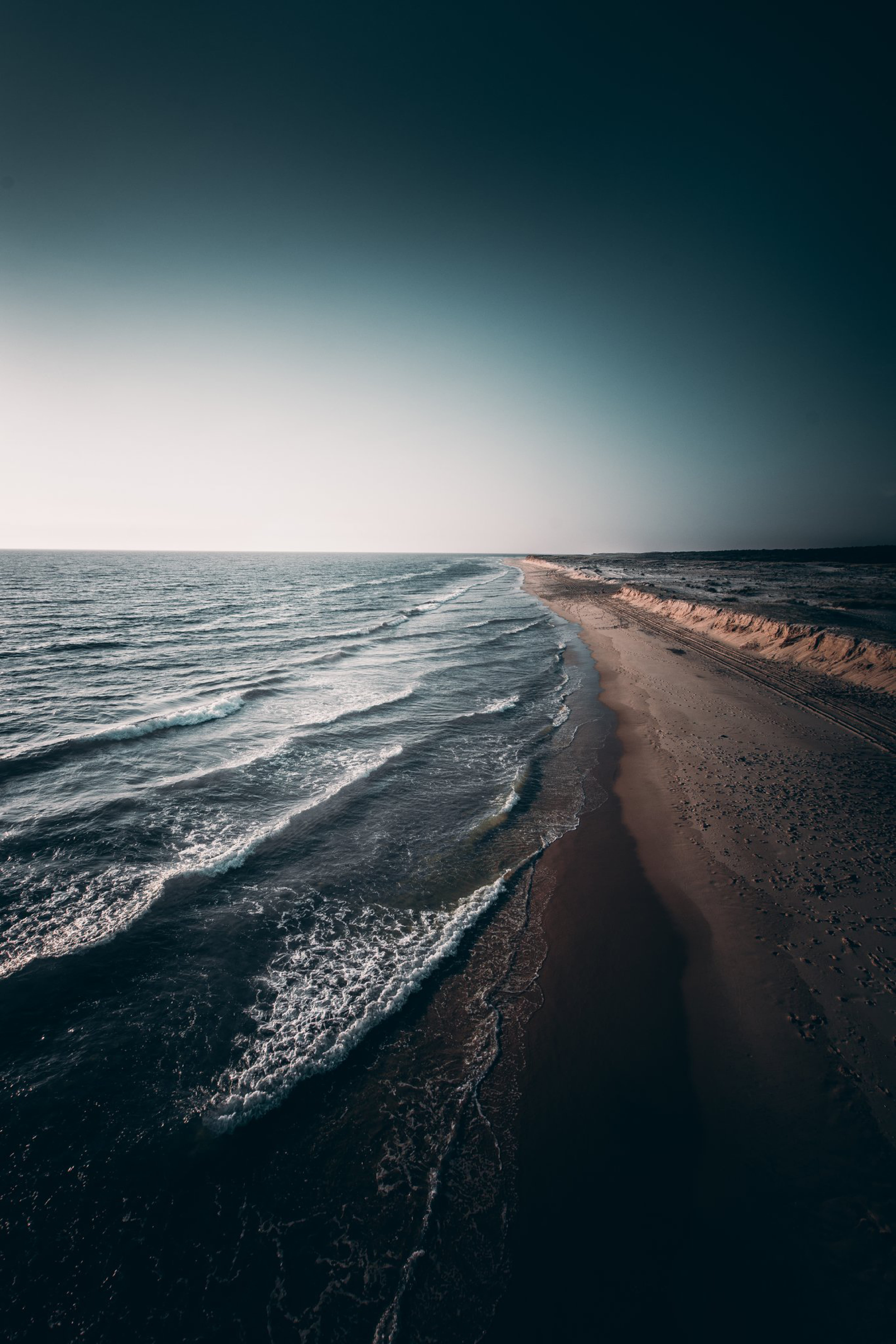 tranquility, green, sea, gradient, sunrise, shot, landscape, dark, blue, sand, sunset, sport, horizon over water, horizon, beauty in nature, chill, calm, Phone HD Wallpaper