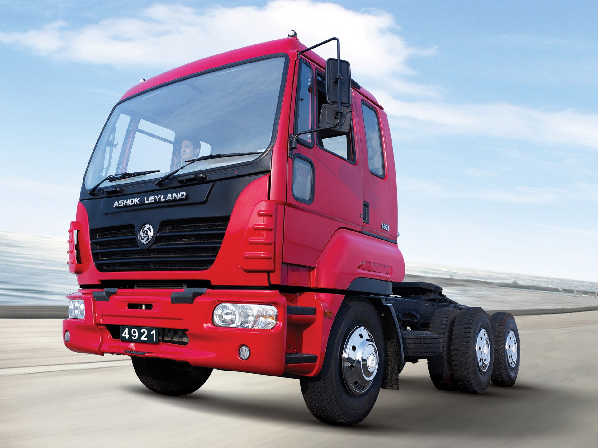 road, motion, driving, red, commercial land vehicle, ashok leyland, travel, tire, land vehicle, transportation, 1080P, sky, business, motor vehicle, cloud - sky, HD Wallpaper