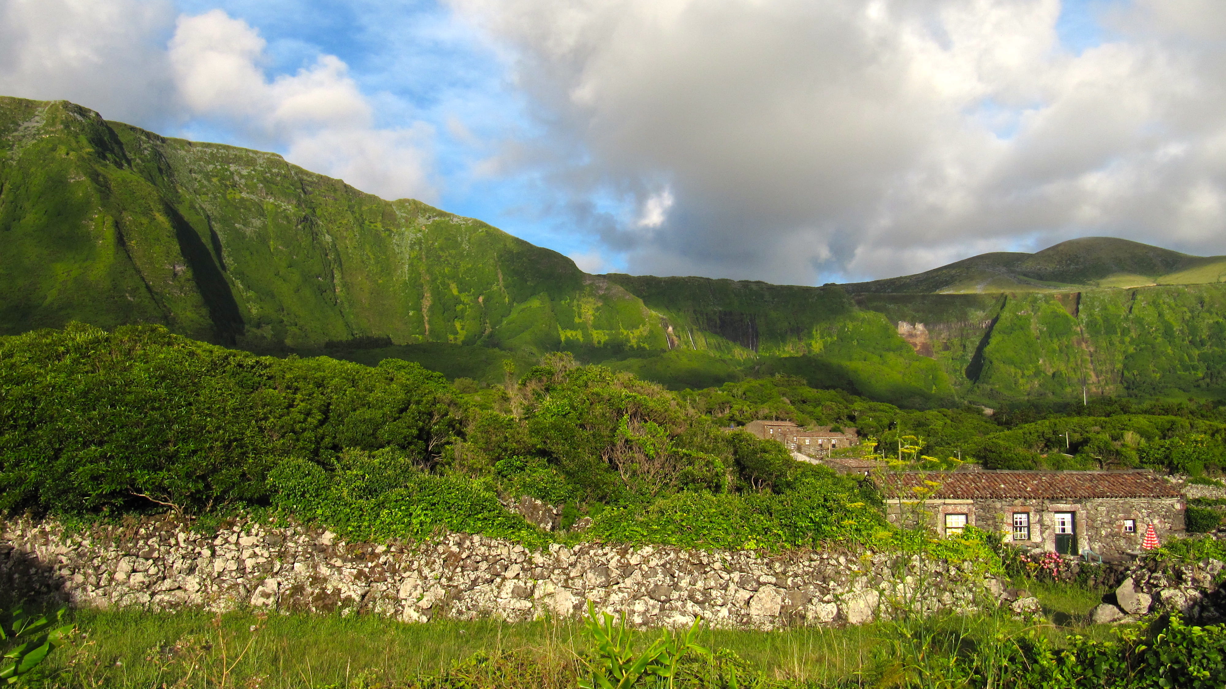 building exterior, scenics - nature, rural scene, outdoors, environment, 4K, green, architecture, tranquility, beauty in nature, azores, landscape, plant, HD Wallpaper