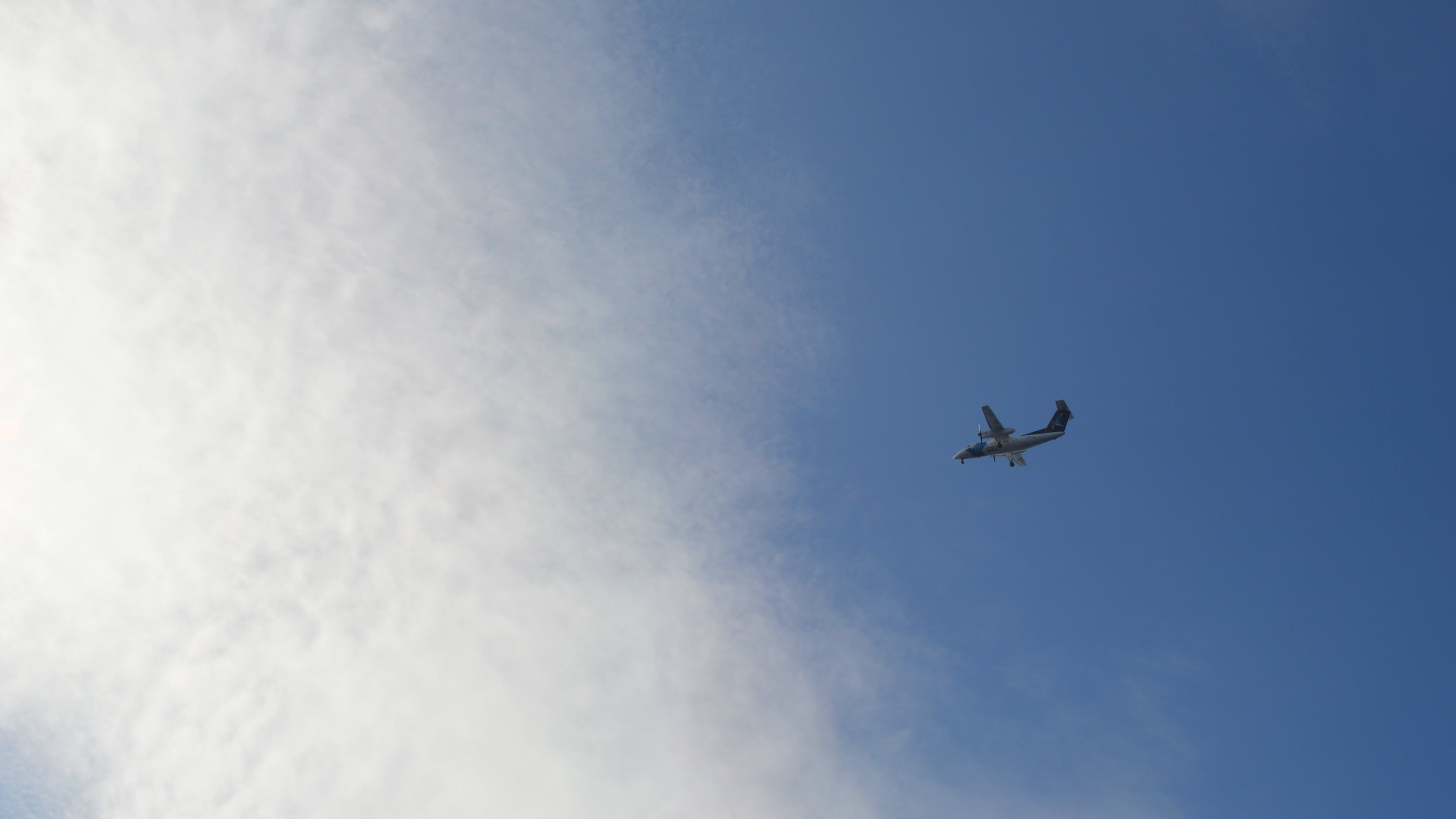 clouds, Bombardier, Dash 8, Q202, airplane, Air Açores, Azores, propeller, landing, De Havilland, 4K, HD Wallpaper