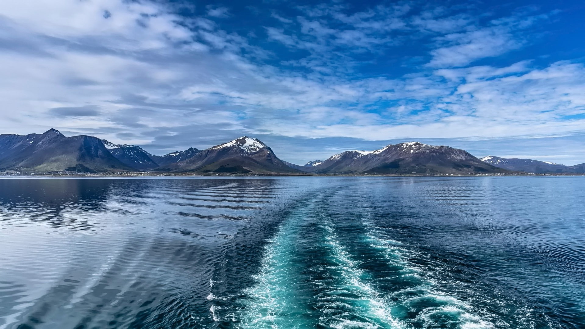 summer, nature, reflection, wave, ocean, lake, grey whale, whale, body of water, landscape, tranquil, sky, 1080P, shore, sunlight, boat, stone, sunny, HD Wallpaper