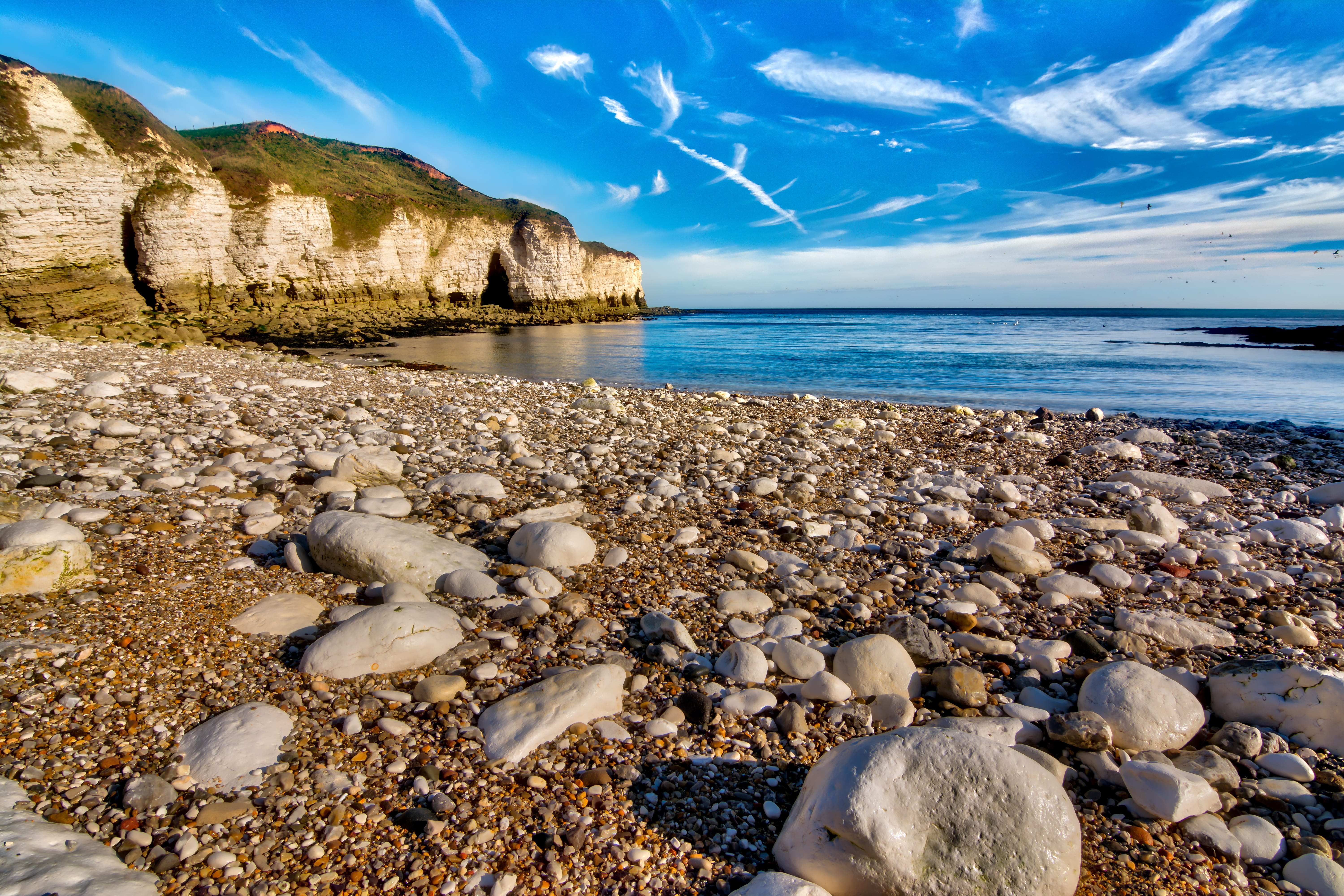 Chalk, outdoor, outdoors, day, solid, happy, summer, tourism, horizon over water, tranquility, flamborough, land, bay, scenic, sea, landscape, waters edge, HD Wallpaper