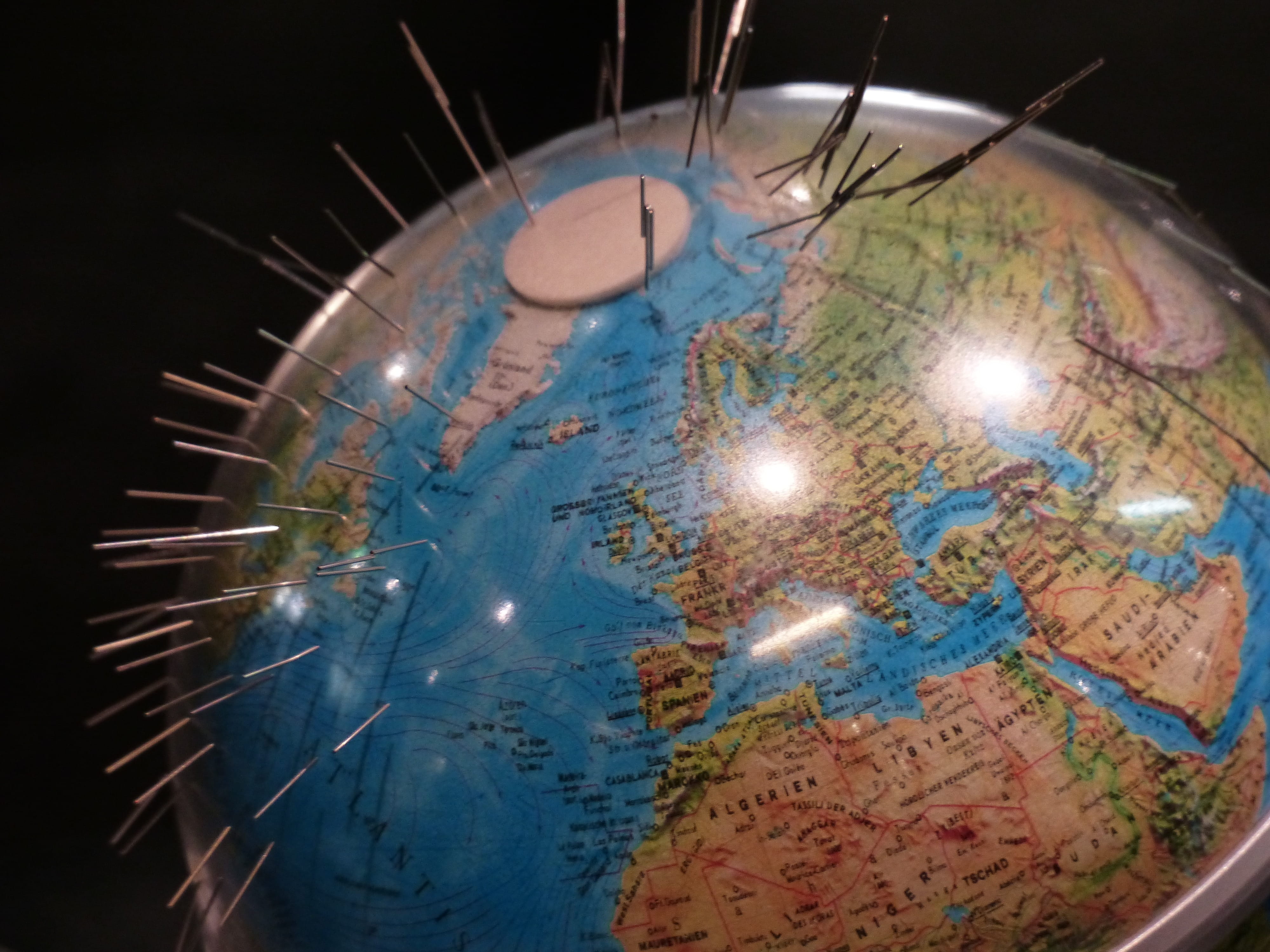 globe - man made object, illuminated, Globe, globe, blurred motion, indoors, earth magnet, map, earth, multi colored, magnetic field, 4K, Magnetism, North Pole, HD Wallpaper