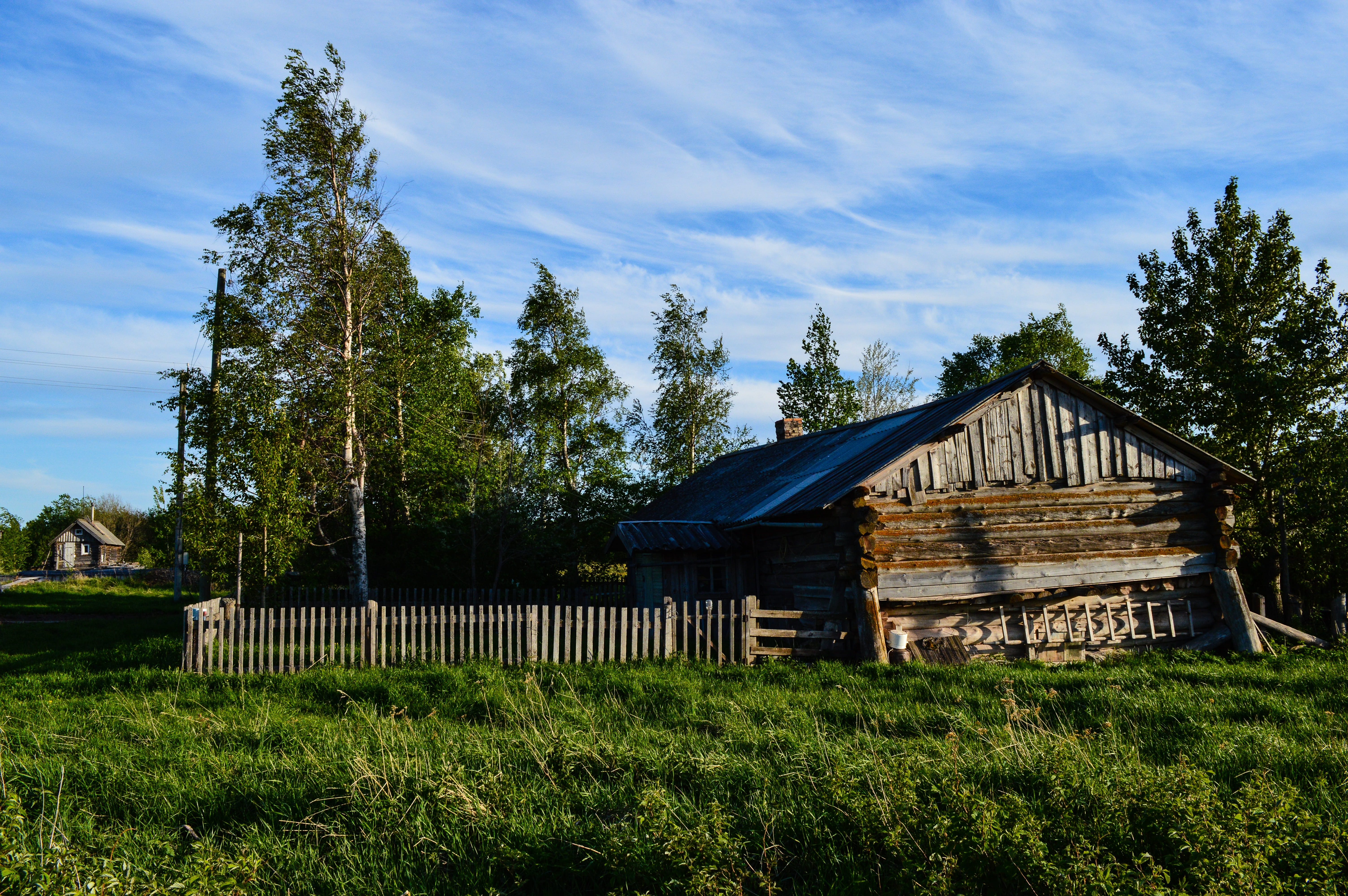5K, building exterior, sky, wooden house, finland, outdoors, tree, old house, barrier, field, architecture, building, agricultural building, nature, vologda, HD Wallpaper