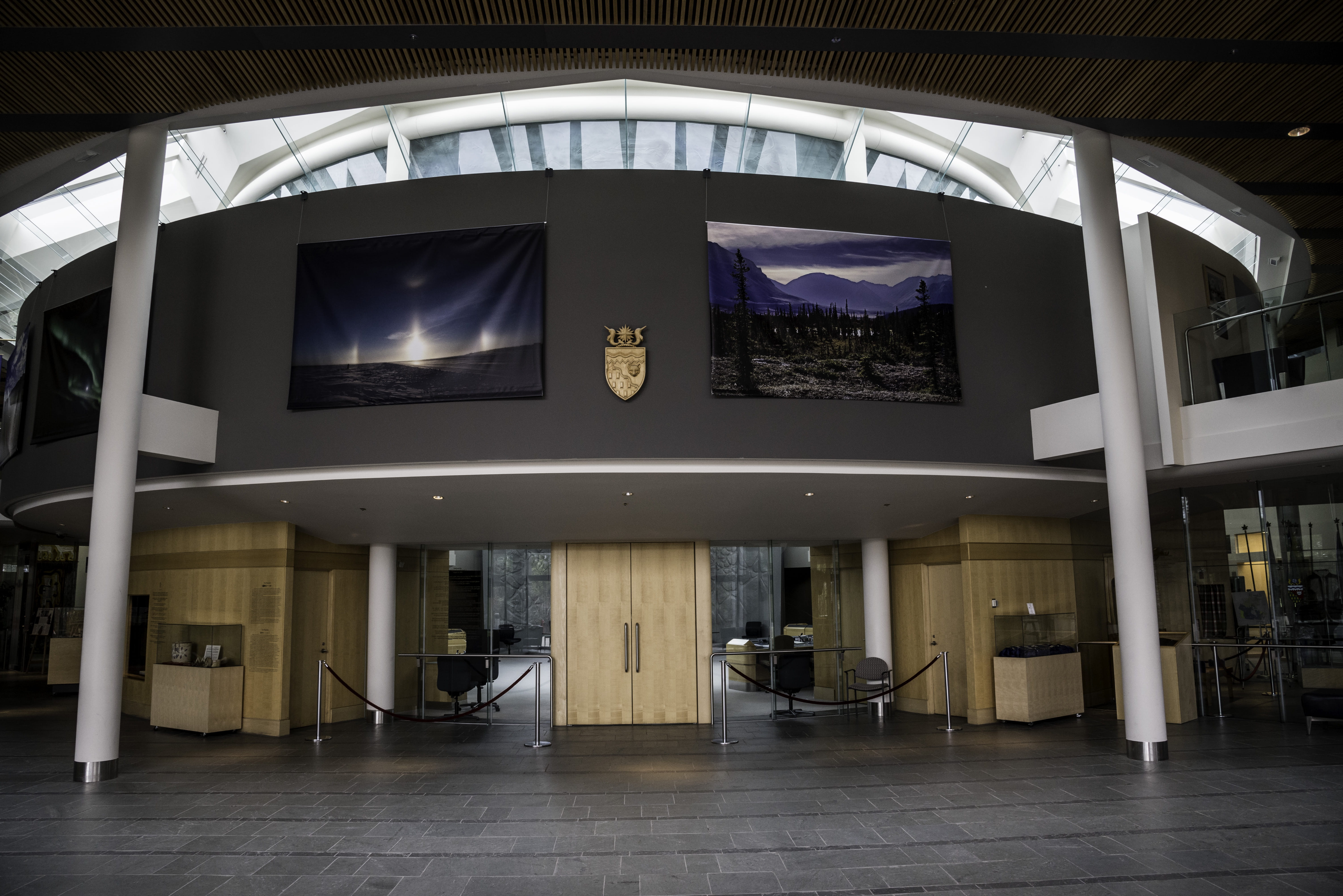5K, northwest territories, building Exterior, reflection, hall, night, no people, lighting equipment, building, Yellowknife, luxury, absence, congress, HD Wallpaper