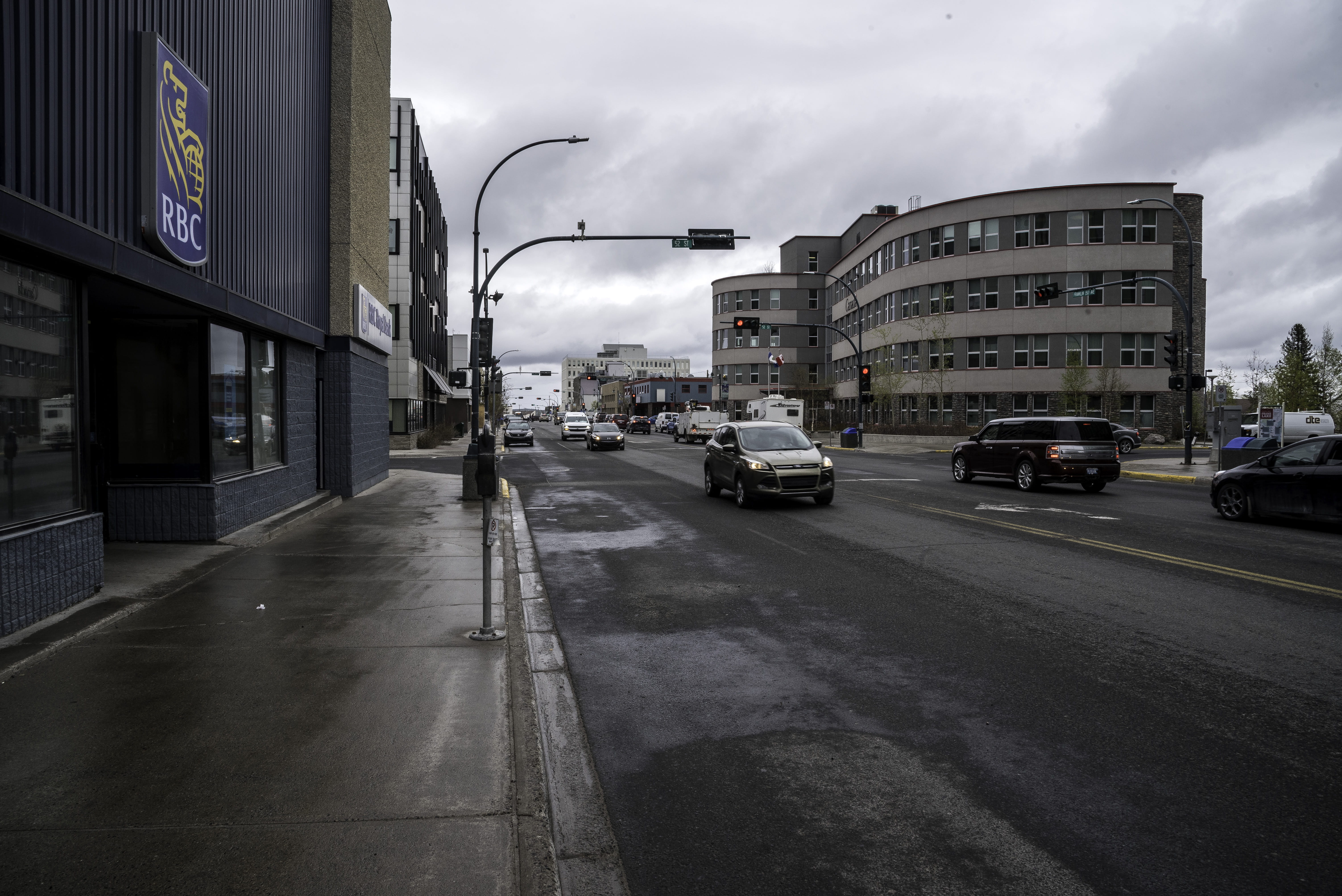architecture, traffic, building Exterior, transportation, mode of transport, city Life, sky, 5K, public domain, mode of transportation, sign, Yellowknife, HD Wallpaper