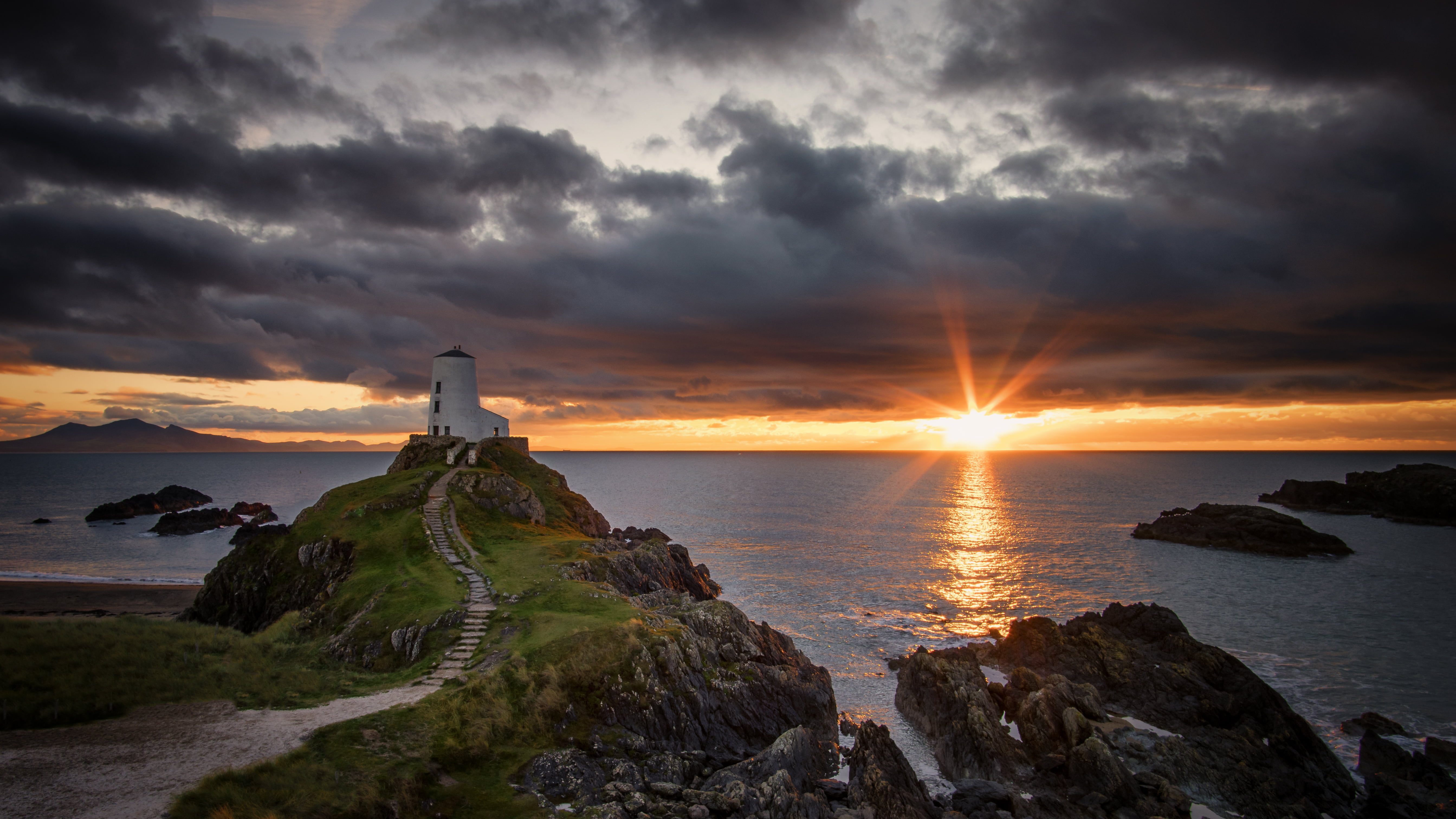 5K, body of water, sea, rock - Object, samsung, jones, lightning, sunset, campbell, coast, clouds, nature, near, coastline, Llanddwyn  island, Lighthouse, HD Wallpaper