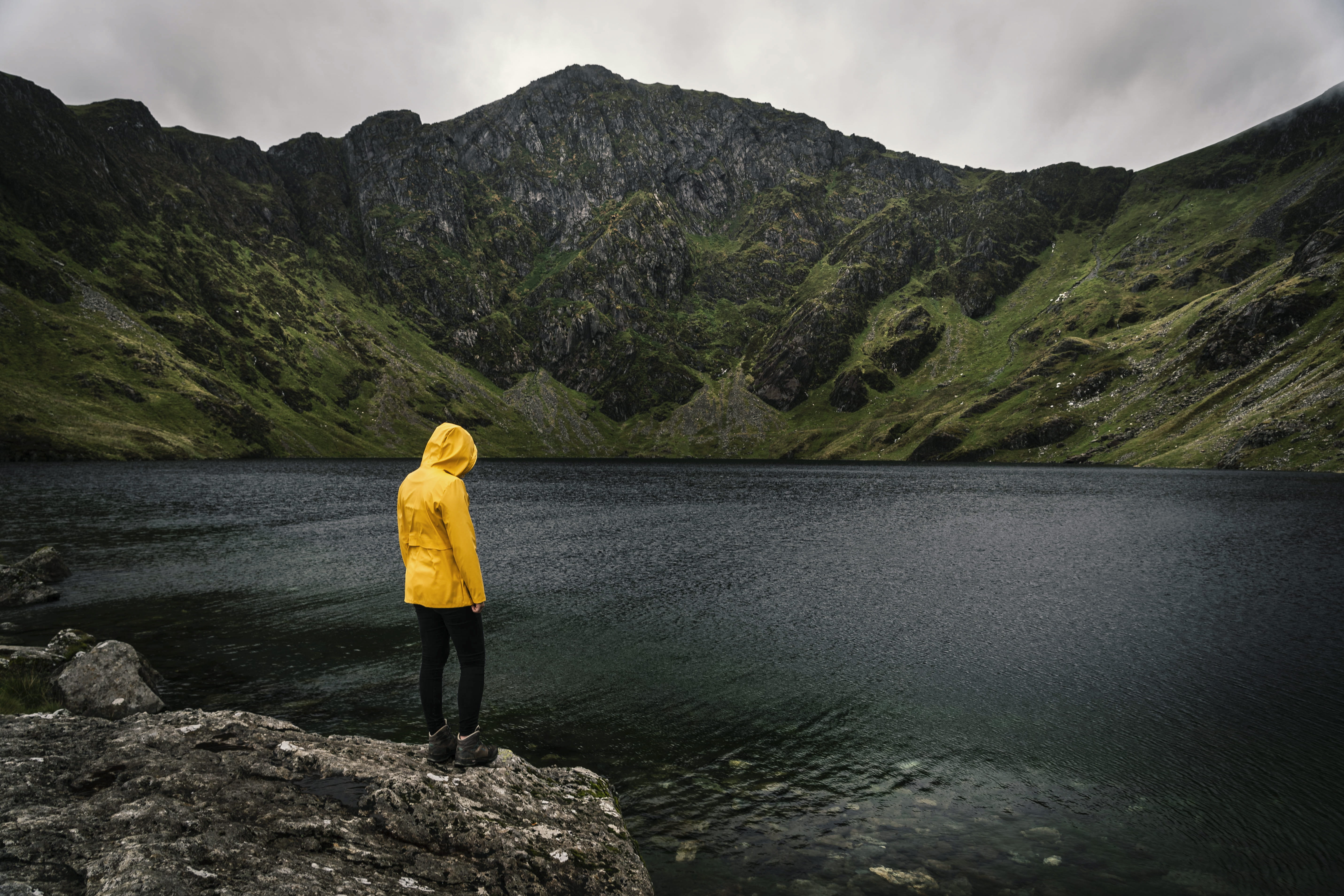 mountain range, beauty in nature, leisure activity, adventure, lifestyles, north wales, mountain, scenic, non-urban scene, solid, girl, rear view, tranquility, HD Wallpaper