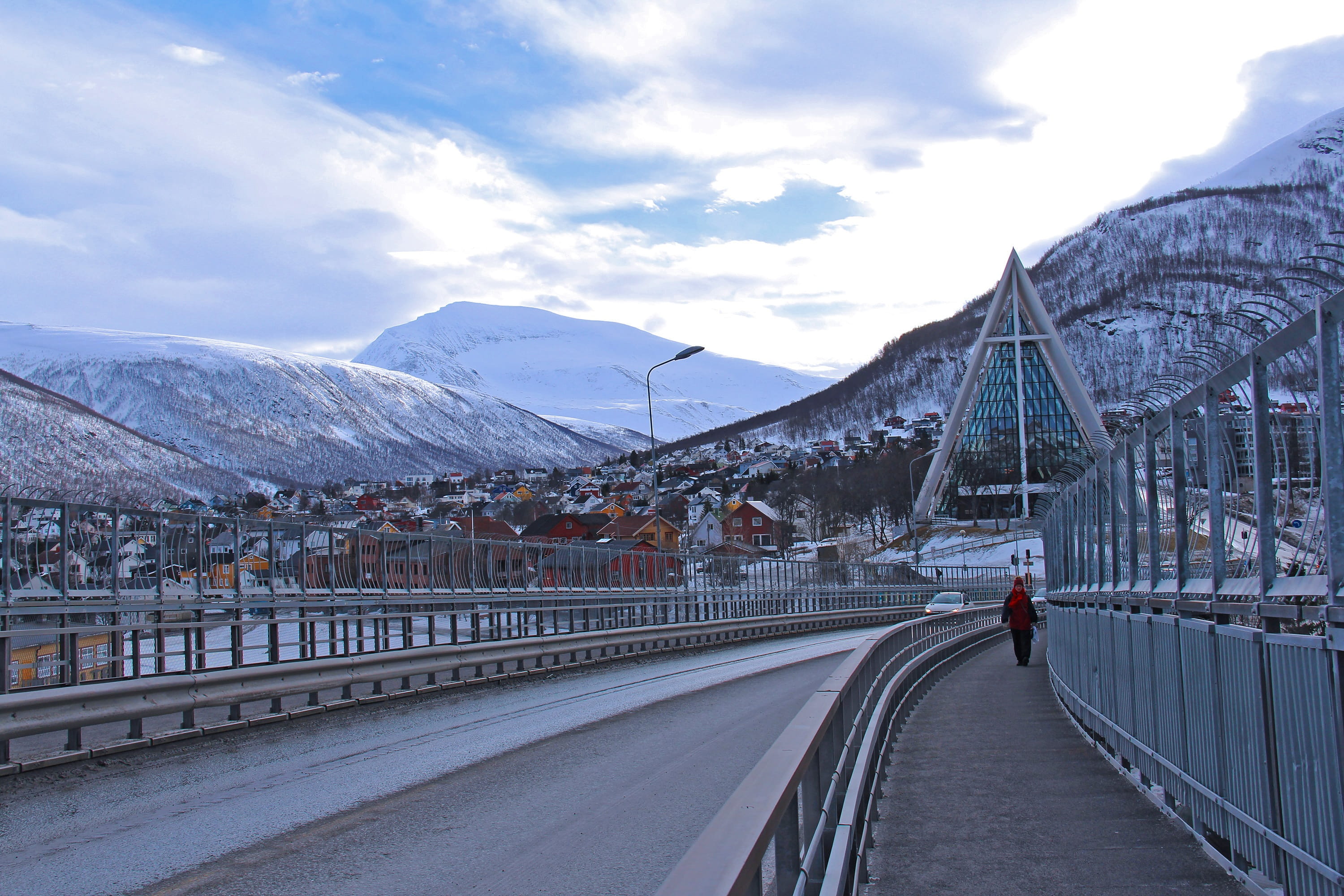 real people, day, winter, the arctic circle, red, mountain range, the way forward, nordic house, iconic, railing, travel, sky, building, scenery, landmark, HD Wallpaper