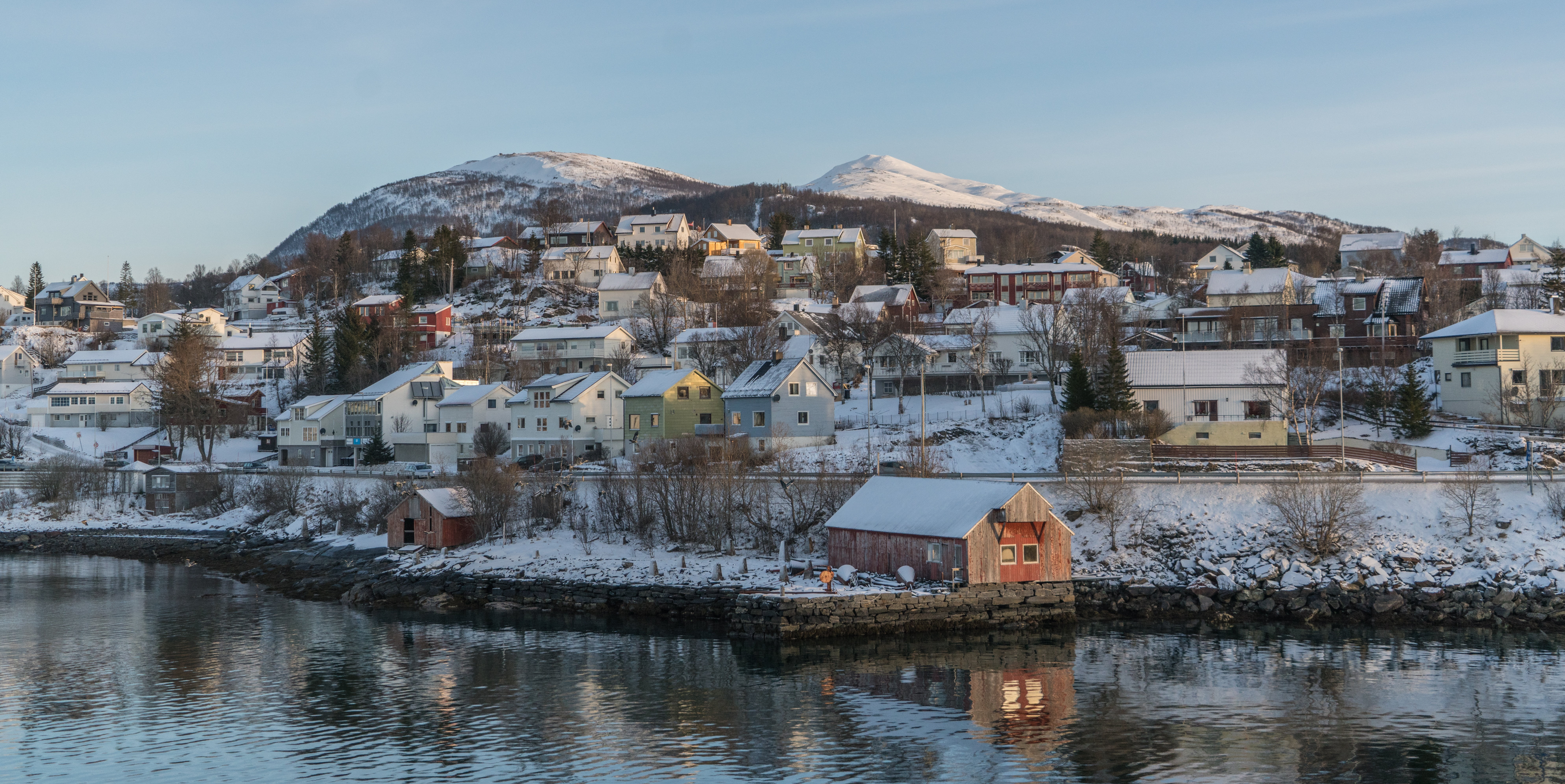 tromso, travel, building exterior, near, europe, waterfront, townscape, coast, residential district, residential building, outdoor, norway, 8K, twilight, HD Wallpaper