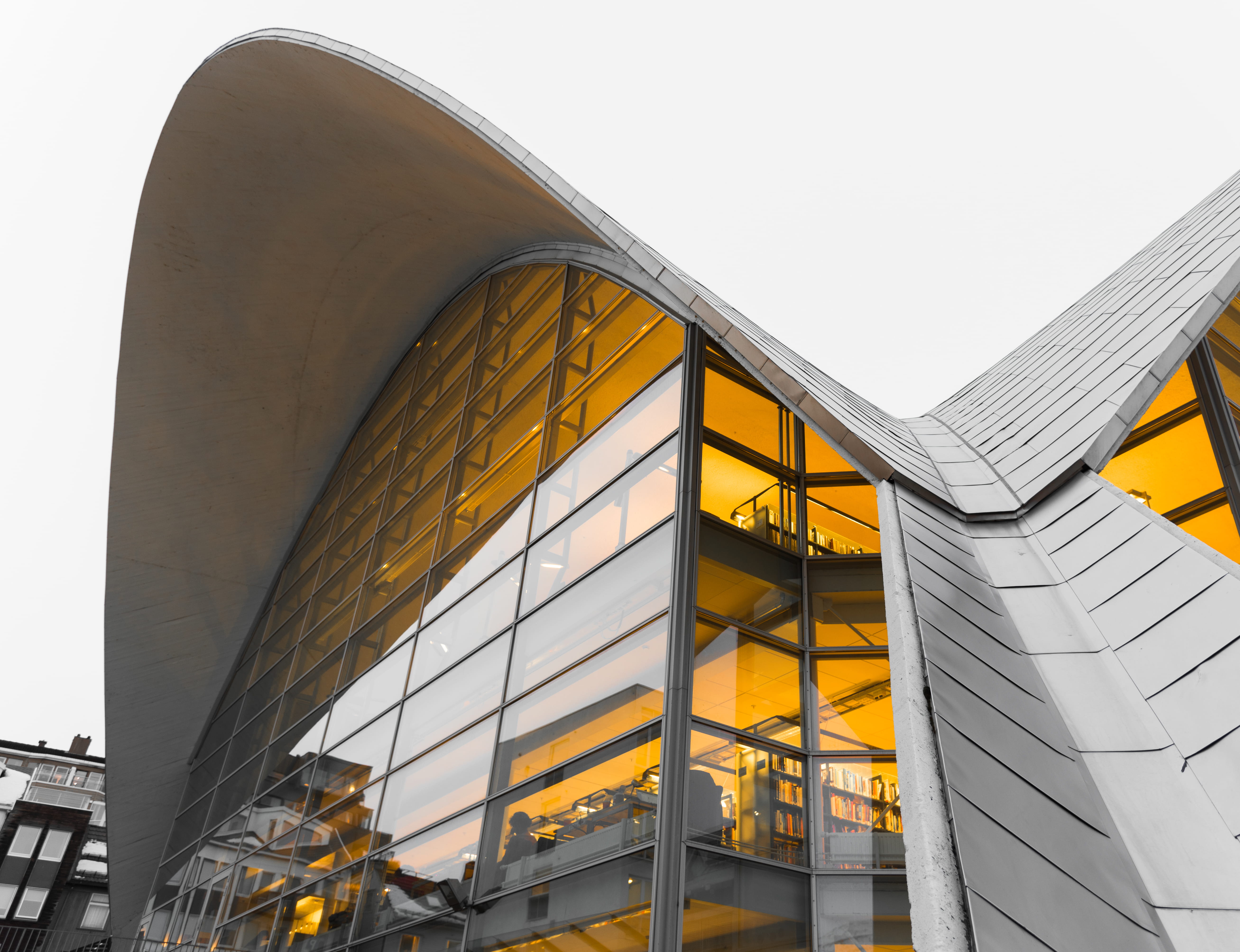 curves, reflection, office building exterior, norway, glass - material, building, tromso, outdoors, city archive, office, low angle view, architecture, HD Wallpaper