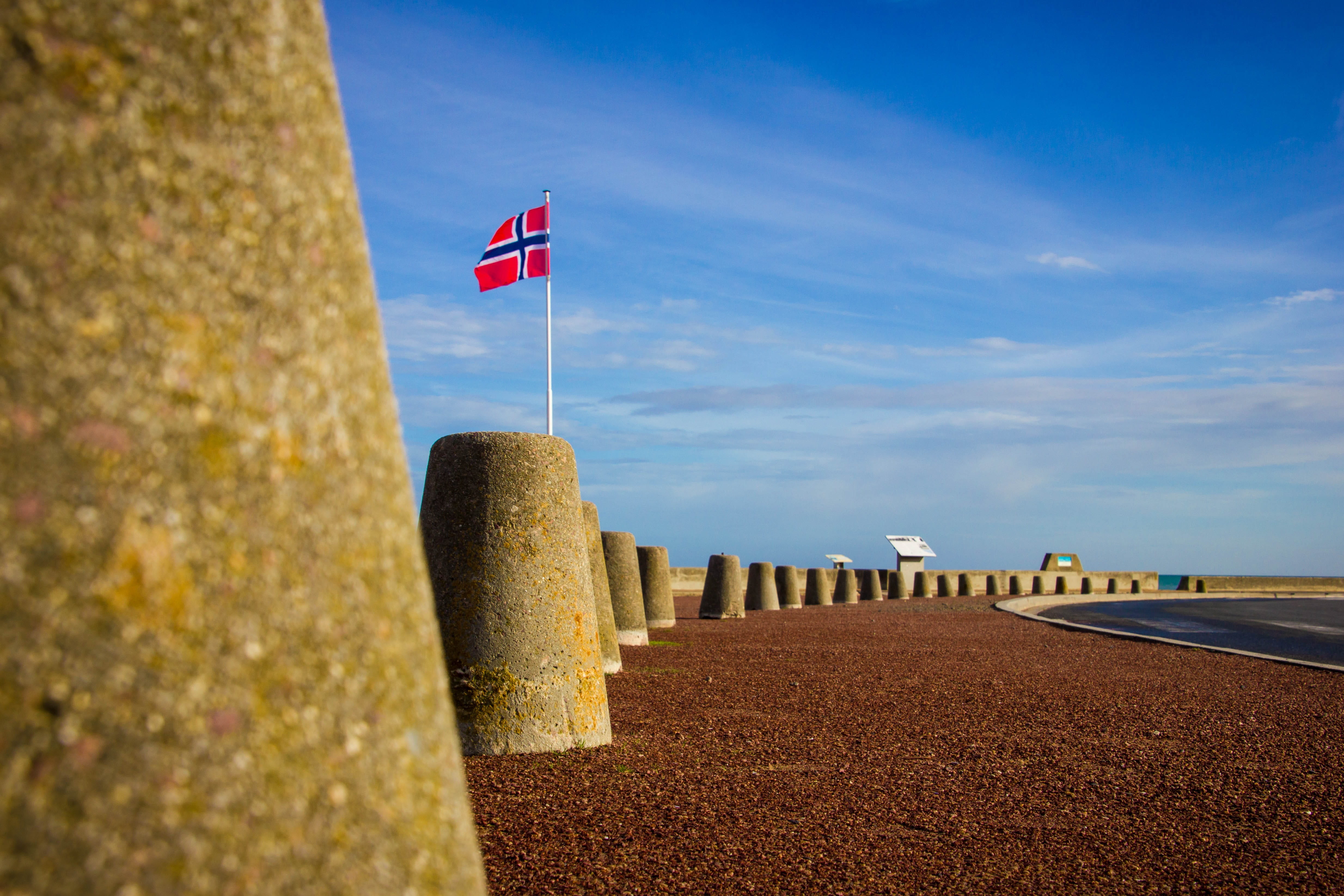 blue, no people, park blocker, normandy, plant, focus on foreground, architecture, road, patriotism, roter sand, red, nature, close-up, france, sunlight, HD Wallpaper