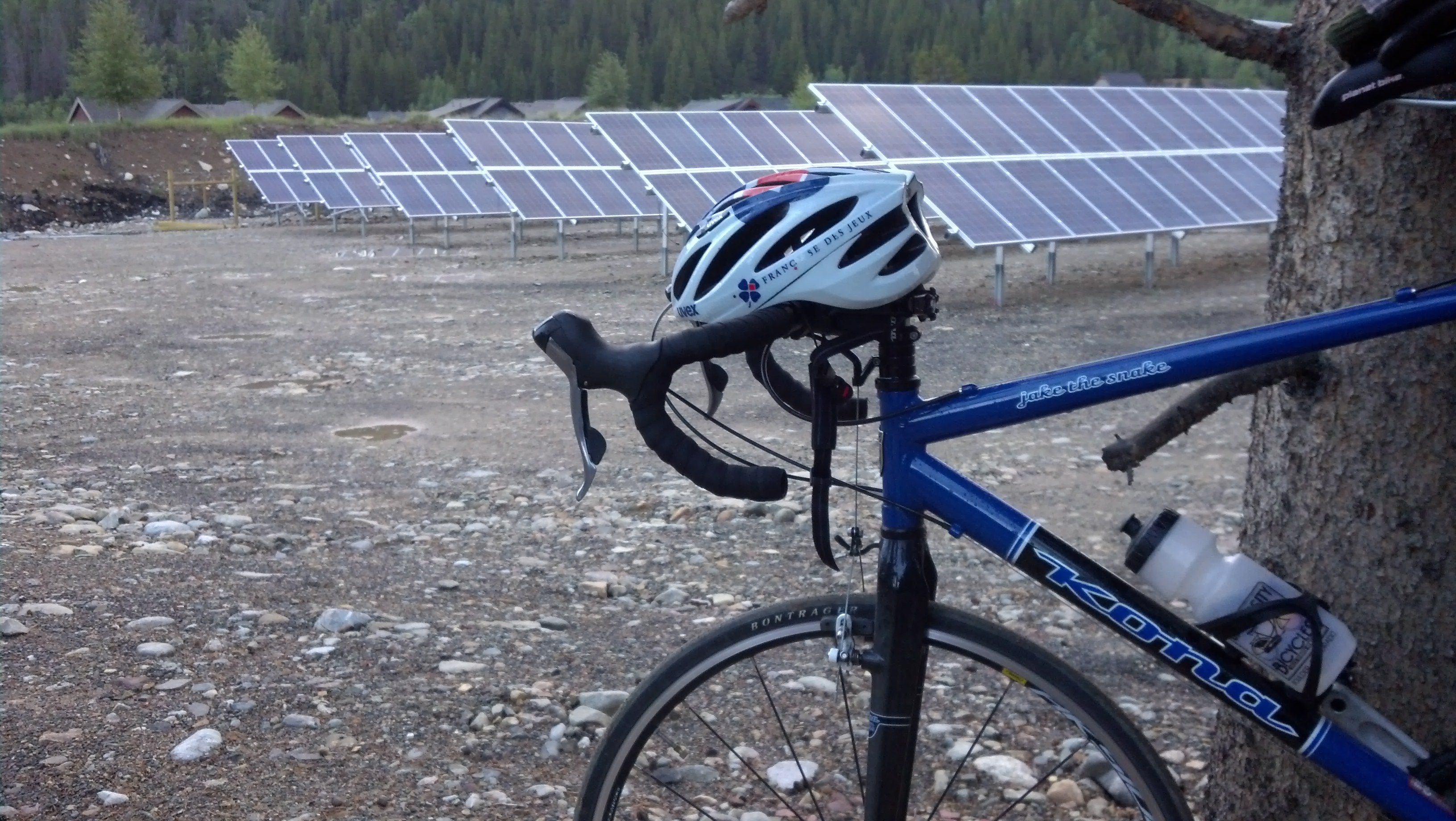 bicycle, seat, solar garden, 2K, power, outdoors, nature, land vehicle, day, solar, bike, solar panels, sue, stationary, empty, renewable, eco, high angle view, HD Wallpaper