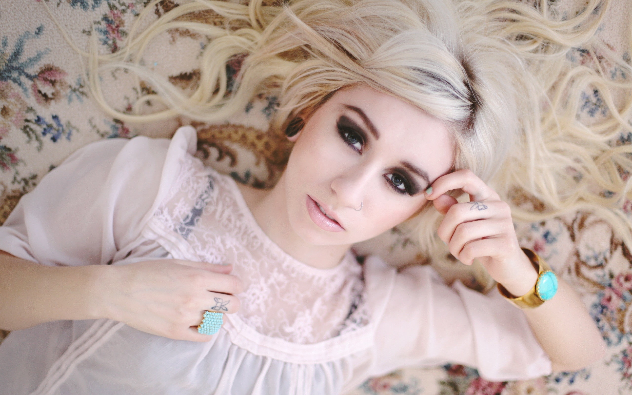 model, girl, Cassie Sue, bracelet, blonde, look, 2K, HD Wallpaper