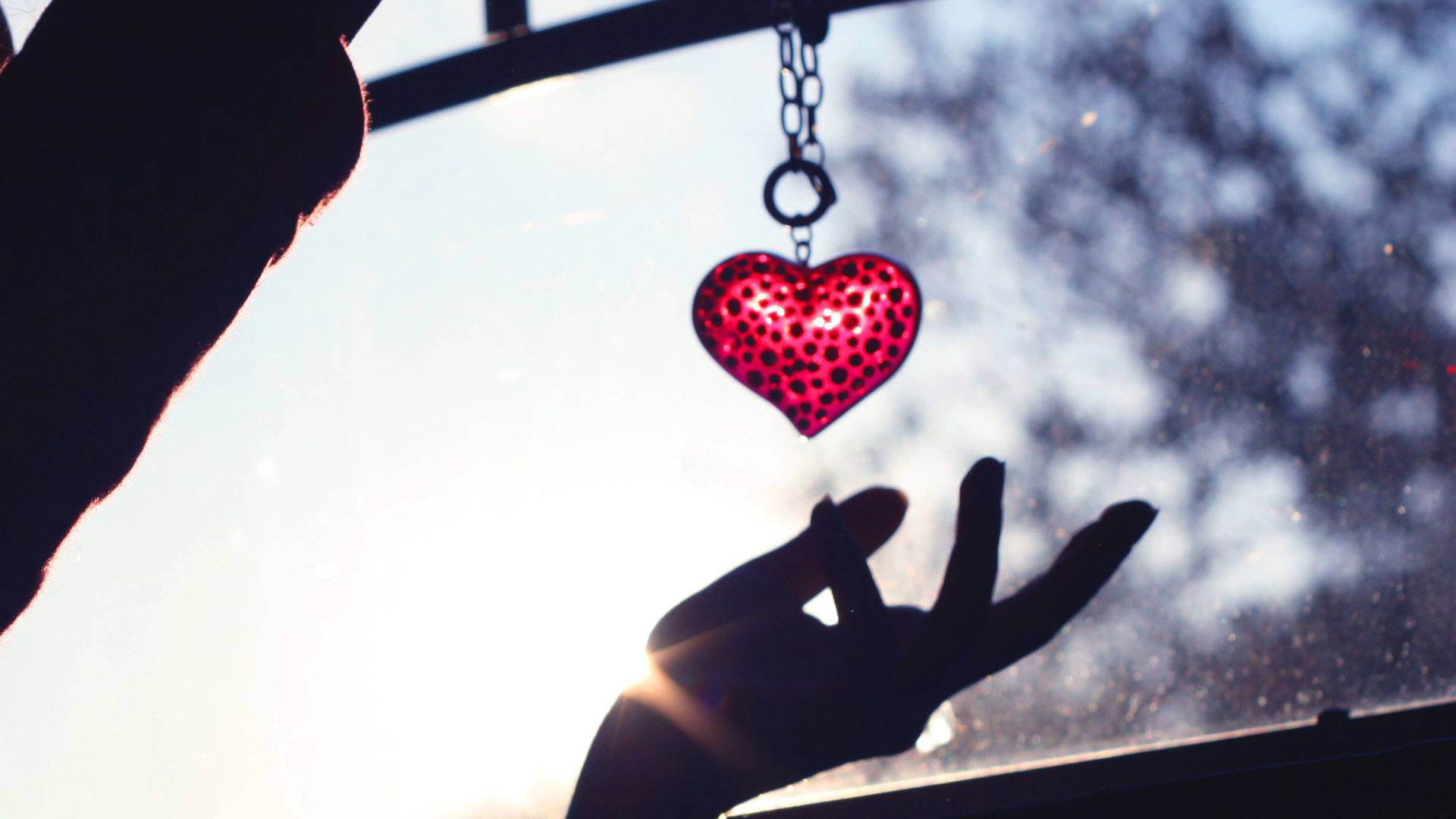 heart, keychain, 1080P, hand, HD Wallpaper