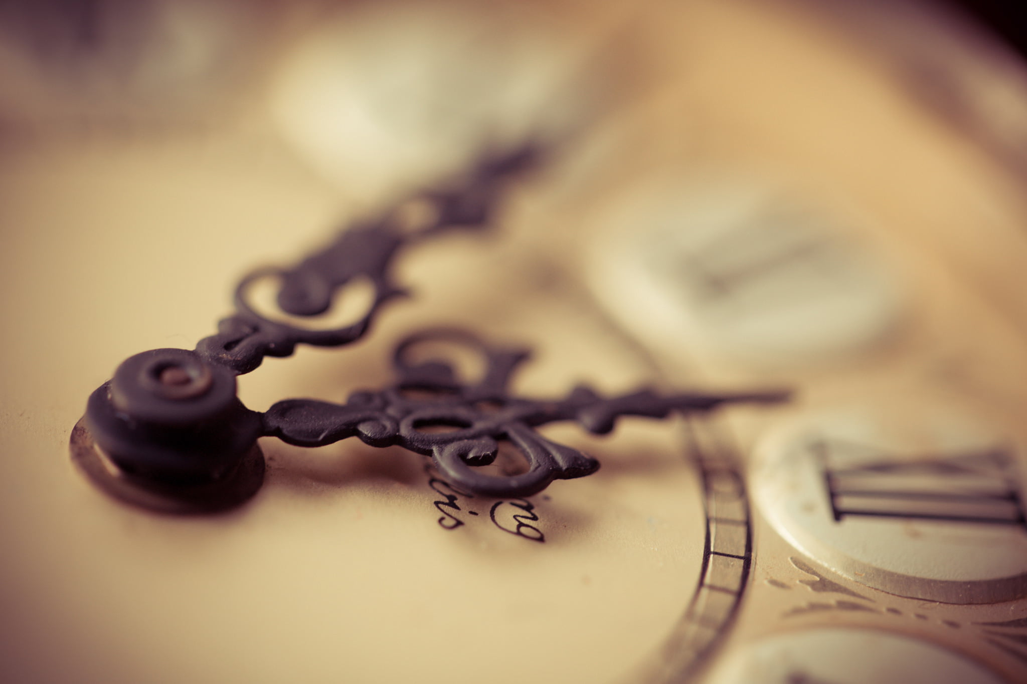 metal, communication, text, old, clocks, no people, selective focus, high angle view, macro, key ring, time, key, close-up, history, clock, antique, 1080P, HD Wallpaper