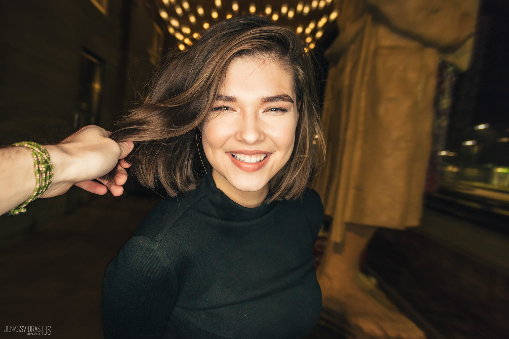 looking at viewer, short hair, brunette, adult, Jonas Svidras, real people, hair, smiling, juicy lips, looking at camera, POV, women outdoors, face, women, HD Wallpaper