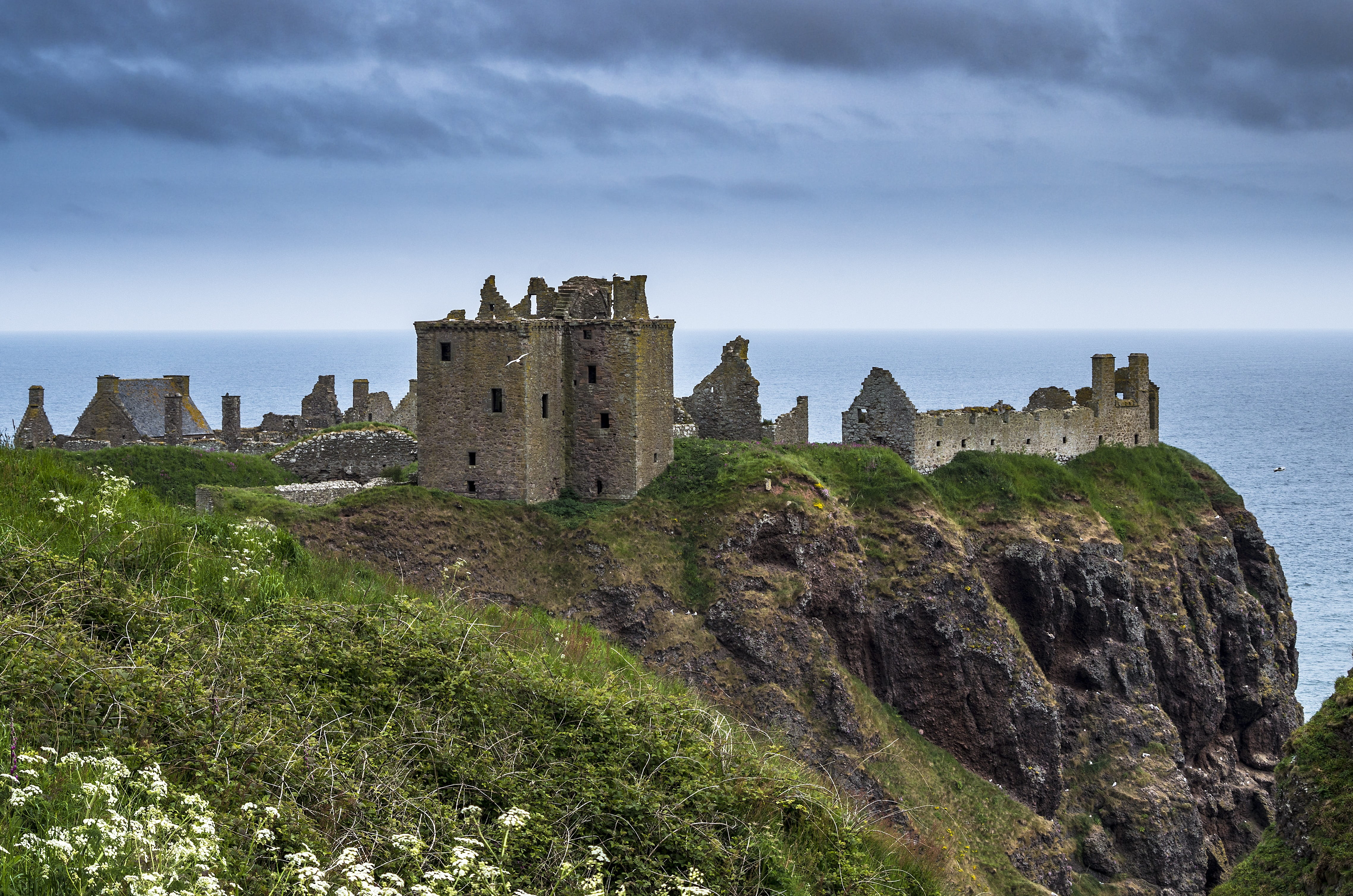 masonry, scenics - nature, the past, stayed castle, building exterior, aberdeenshire, day, architecture, nature, building, plant, tourism, rock, outdoors, HD Wallpaper
