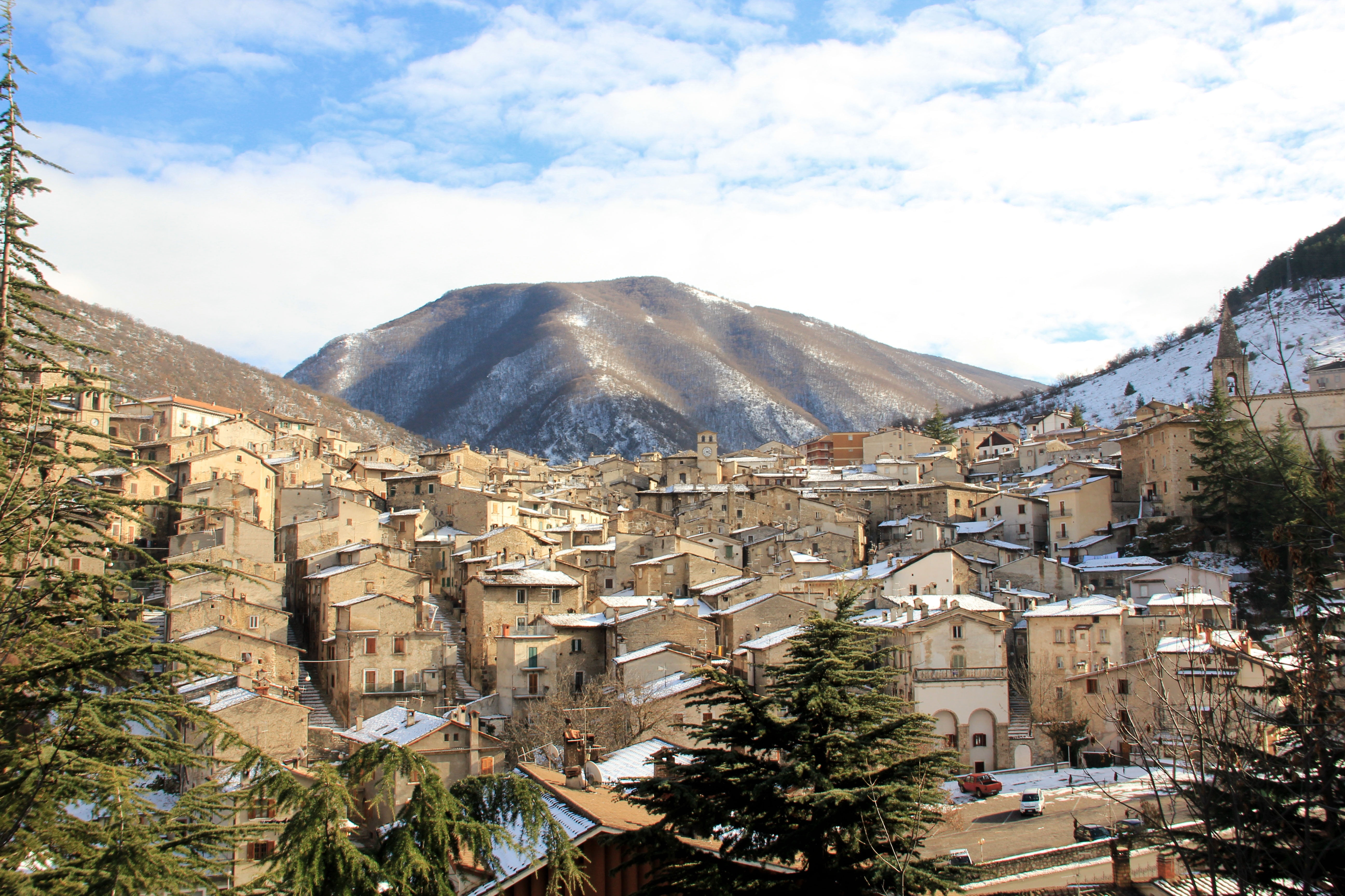 scanno, mountain, italy, country, houses, valle, house, outdoors, residential district, cloud - sky, abruzzo, beauty in nature, snow, built structure, no people, HD Wallpaper