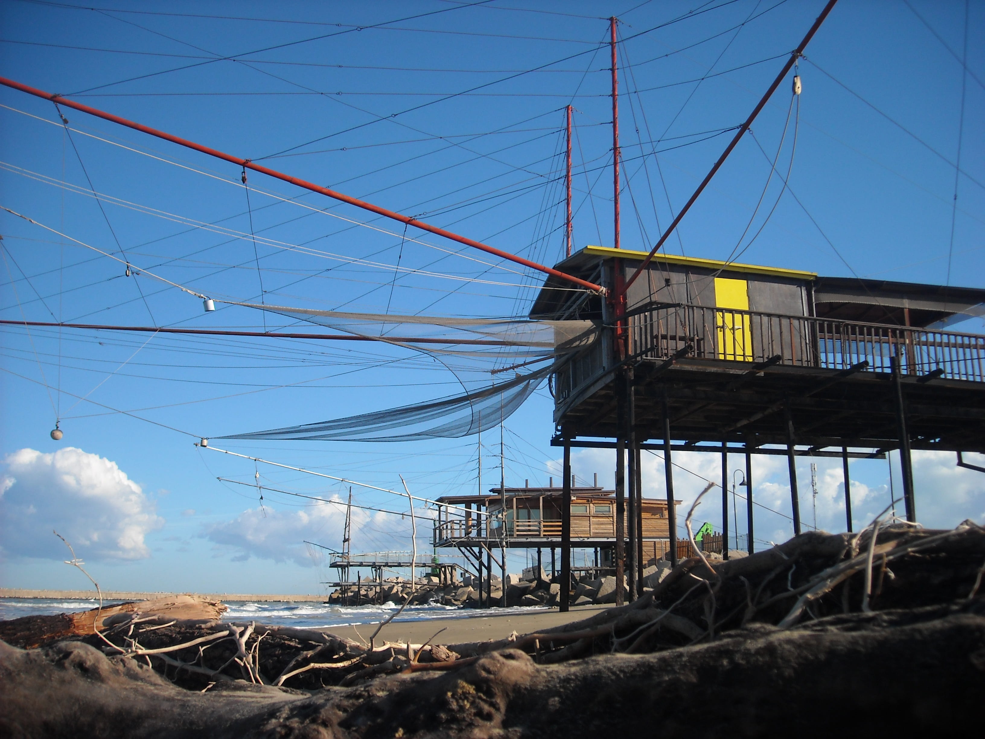 trabocchi, pescara, no people, built structure, power supply, outdoors, abruzzo, sky, overflow, clear sky, architecture, sea, electricity pylon, building exterior, HD Wallpaper