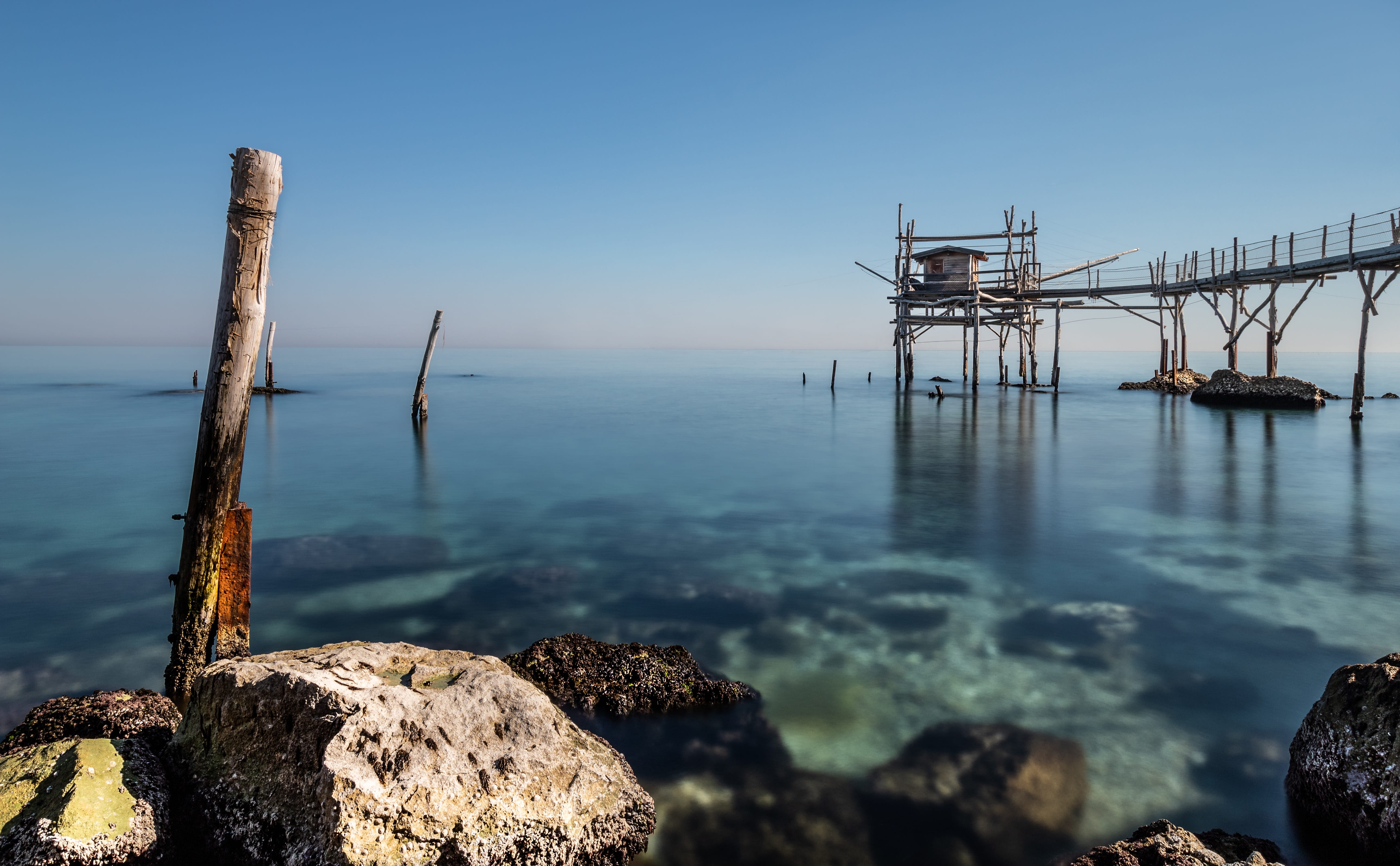 scoglio, beach, trabocchi, fishing, rock, land, tranquility, non-urban scene, sea, holiday, sassi, abruzzo, outdoors, sky, beauty in nature, rocks, italy, HD Wallpaper