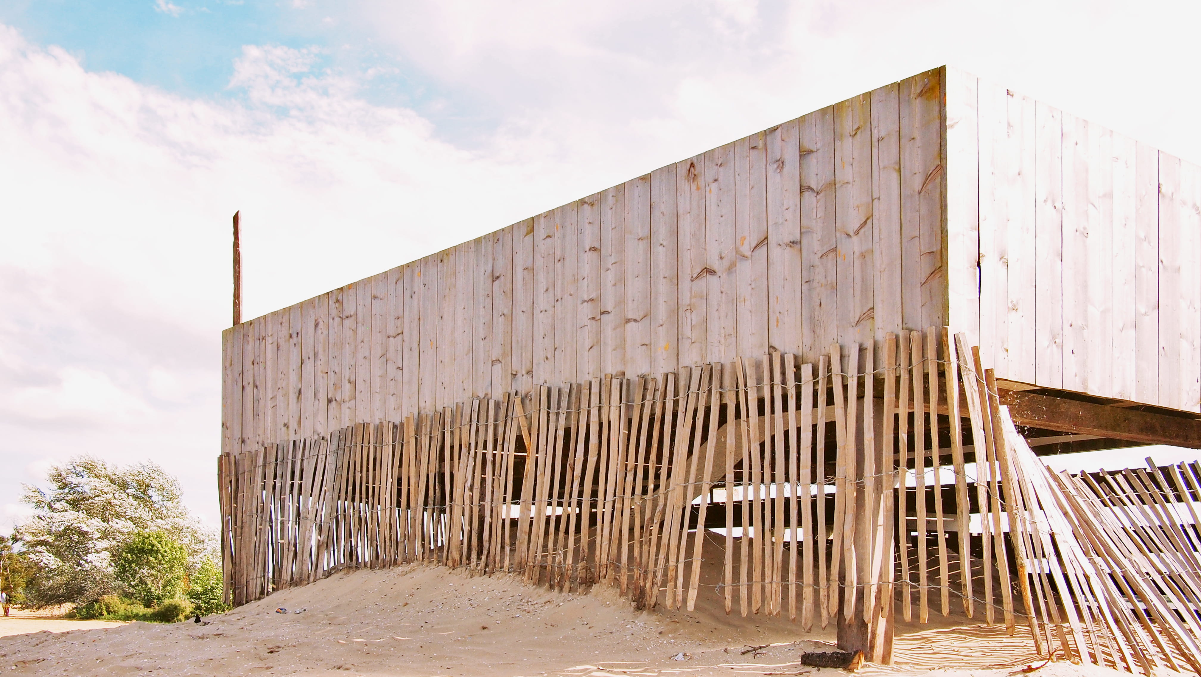 weathered, beach, built structure, structure, wood - material, no people, almere, day, lake, duin, metal, sky, urban, abandoned, nature, art, industry, HD Wallpaper