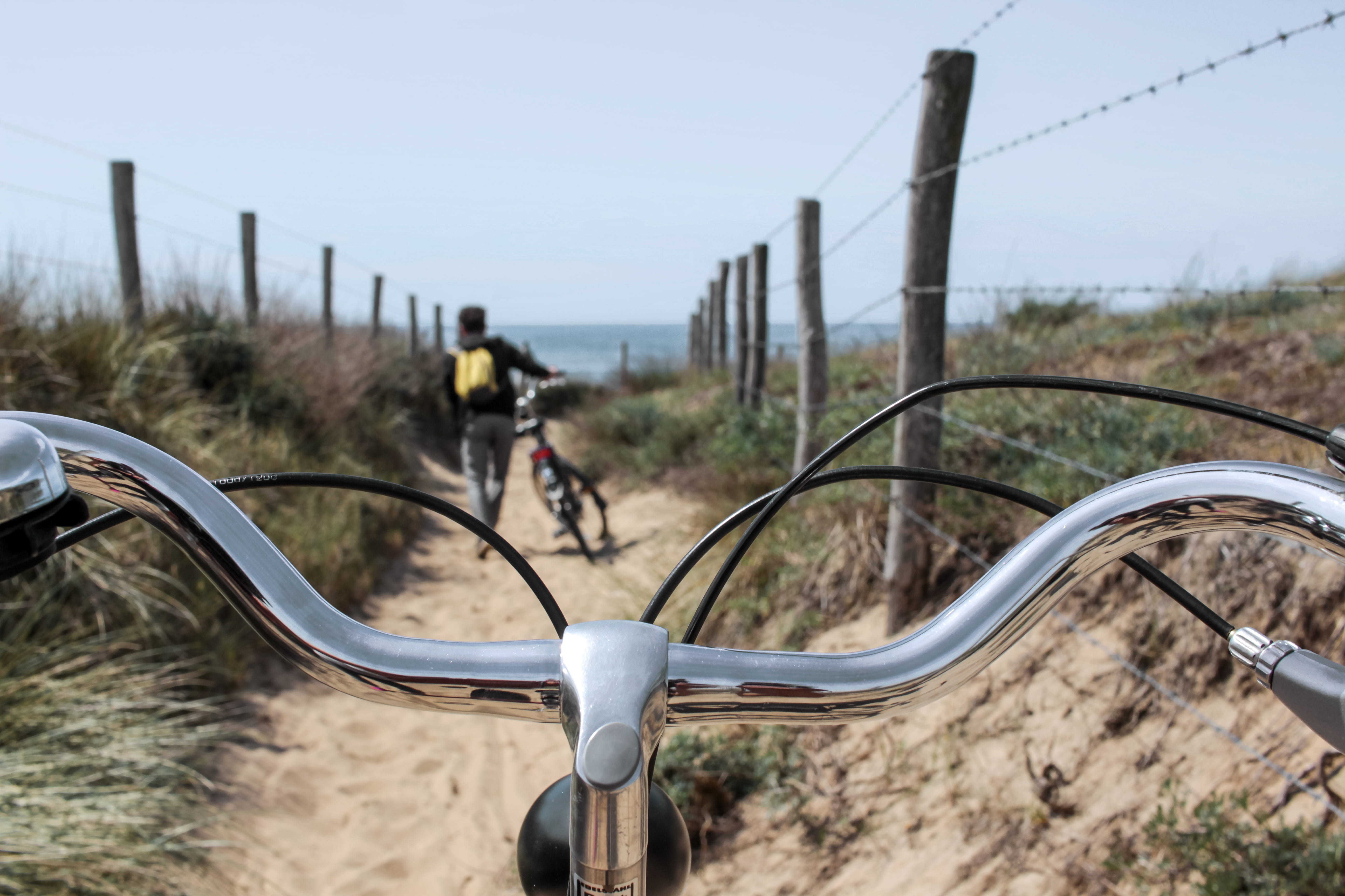 overveen, 5K, focus on foreground, bloemendaal aan zee, barrier, day, transportation, travel, road, outdoors, stationary, people, sky, tour, silver, pushing, HD Wallpaper