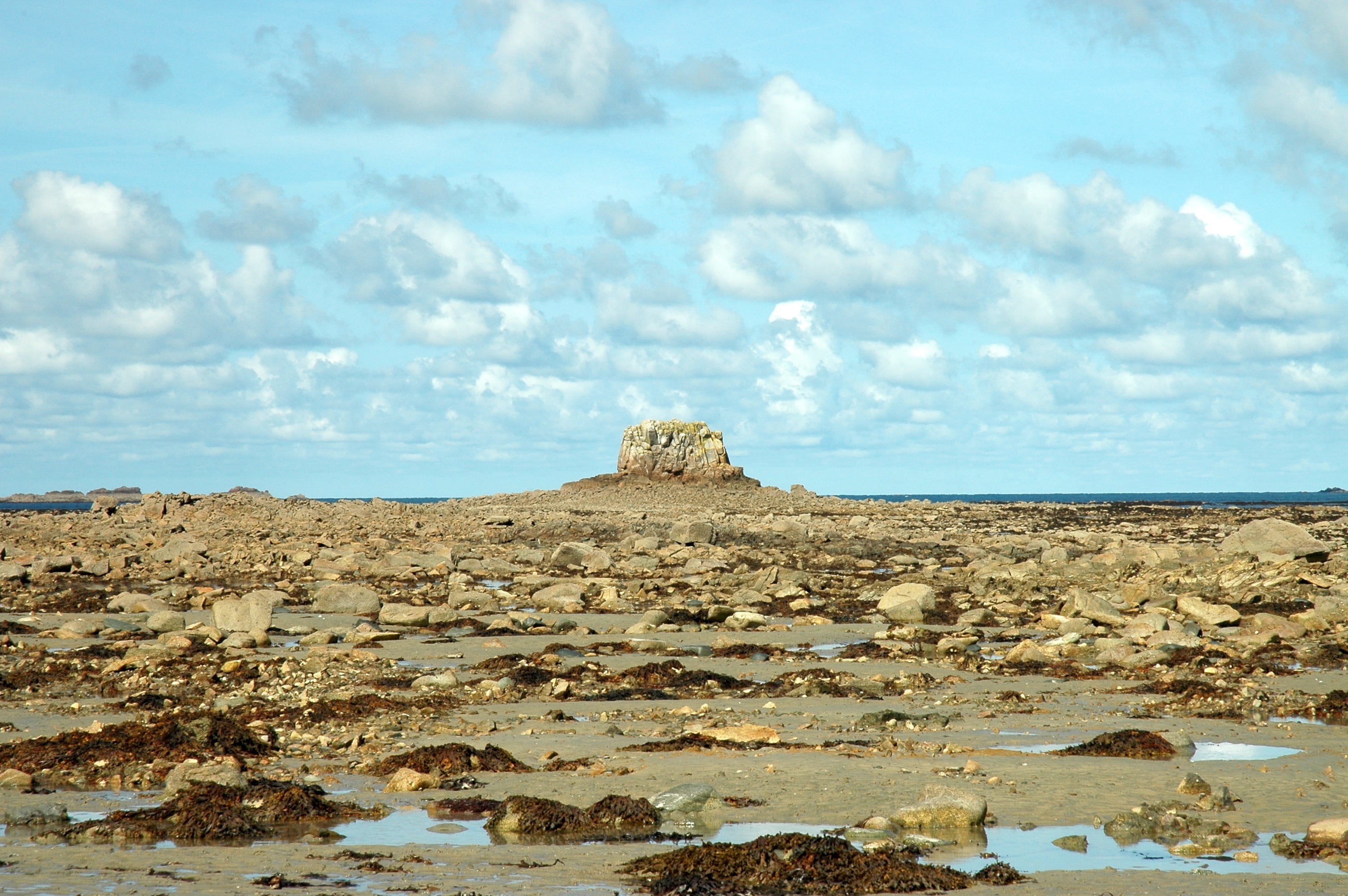 water, travel, sea, 2K, no people, beauty in nature, coast, tranquility, arid climate, côte darmor, holiday, scenics - nature, ebb, france, rock formation, HD Wallpaper