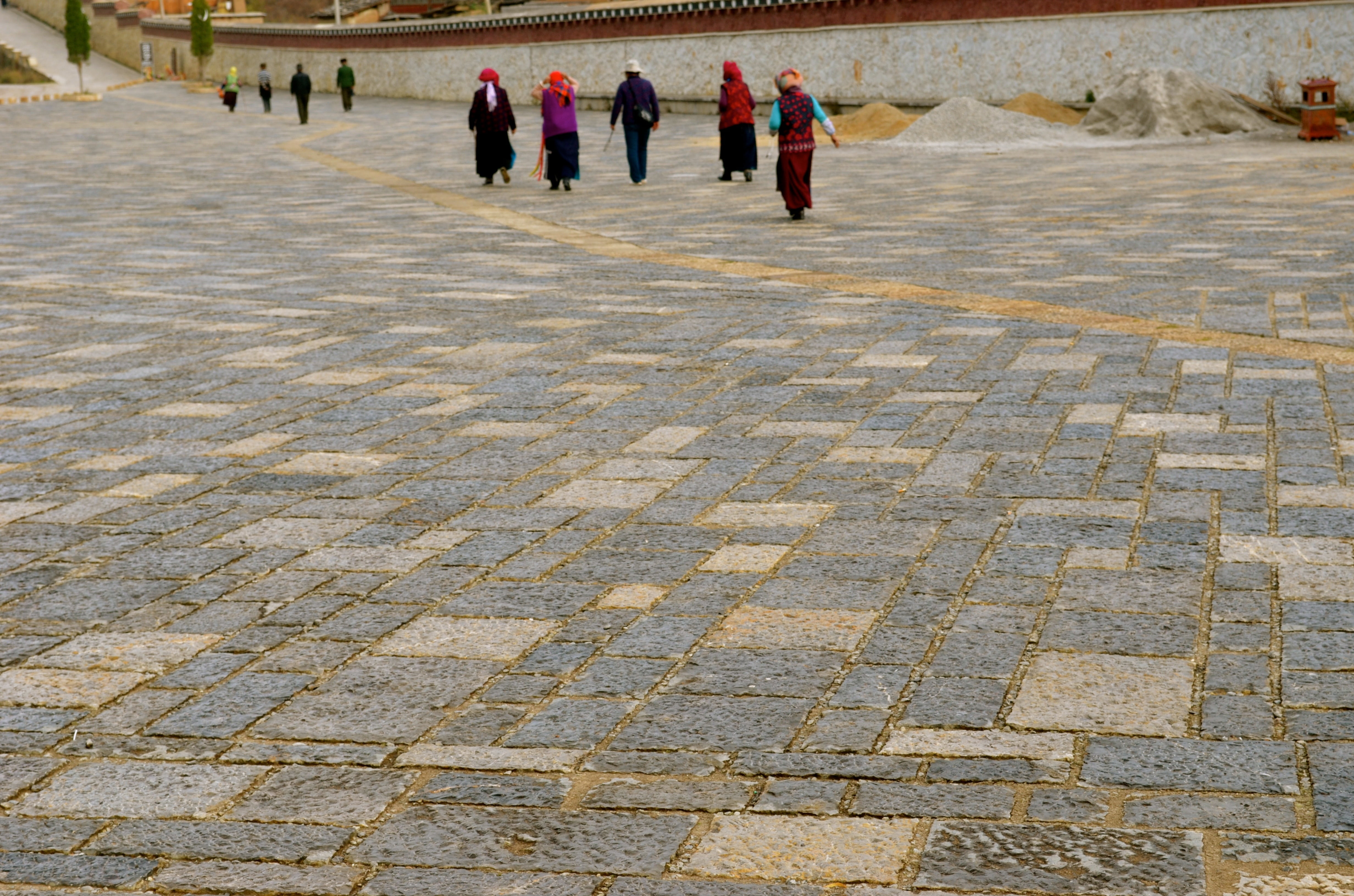 lifestyles, trip, traditional culture, holiday, men, outdoors, walking, people, 4K, adult, stone, group of people, architecture, travel, women, nature, HD Wallpaper