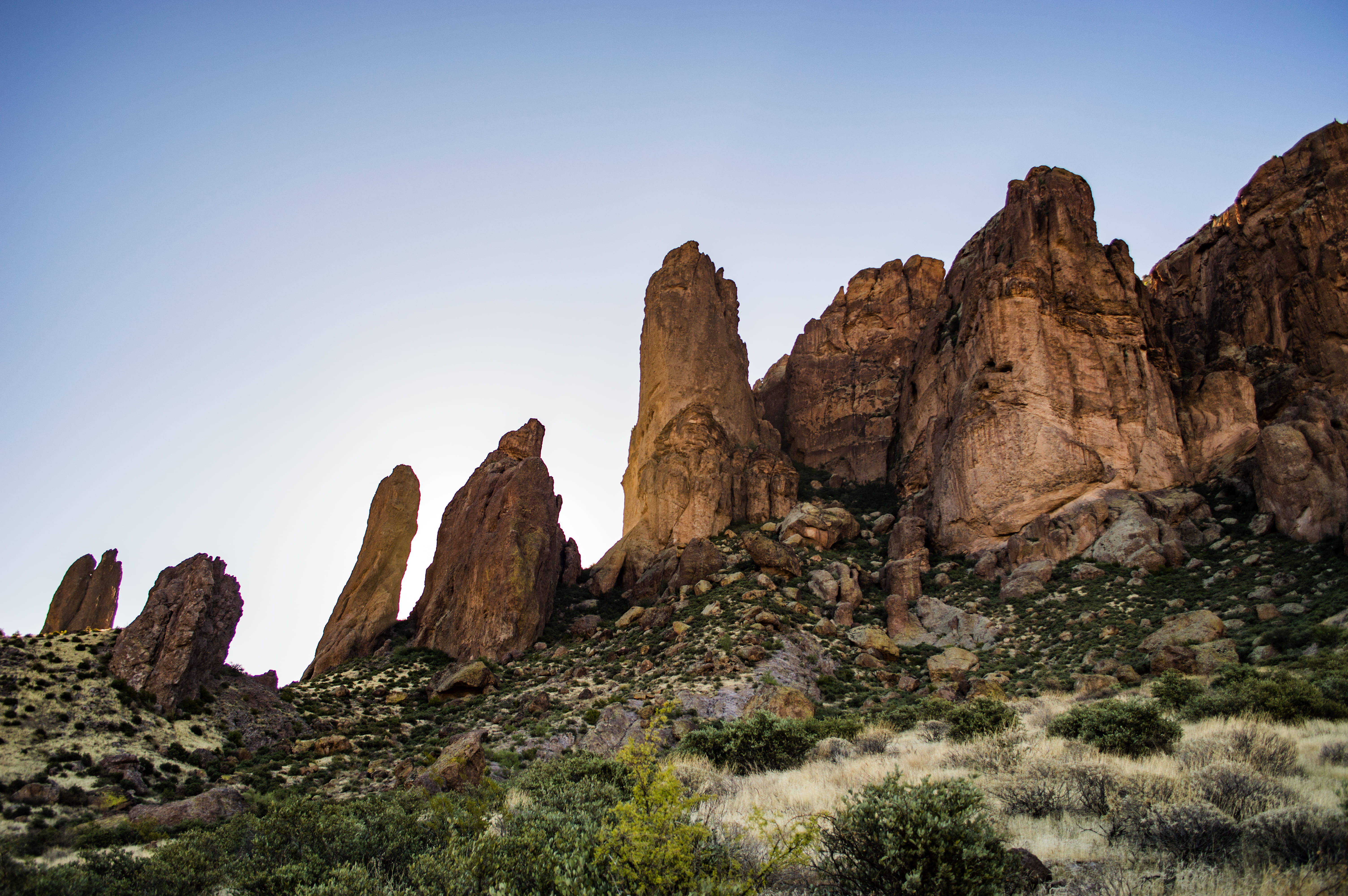 az, rock formation, beauty in nature, solid, land, no people, travel destinations, clear sky, eroded, field, tranquil scene, nature, photo, bushes, arid climate, HD Wallpaper