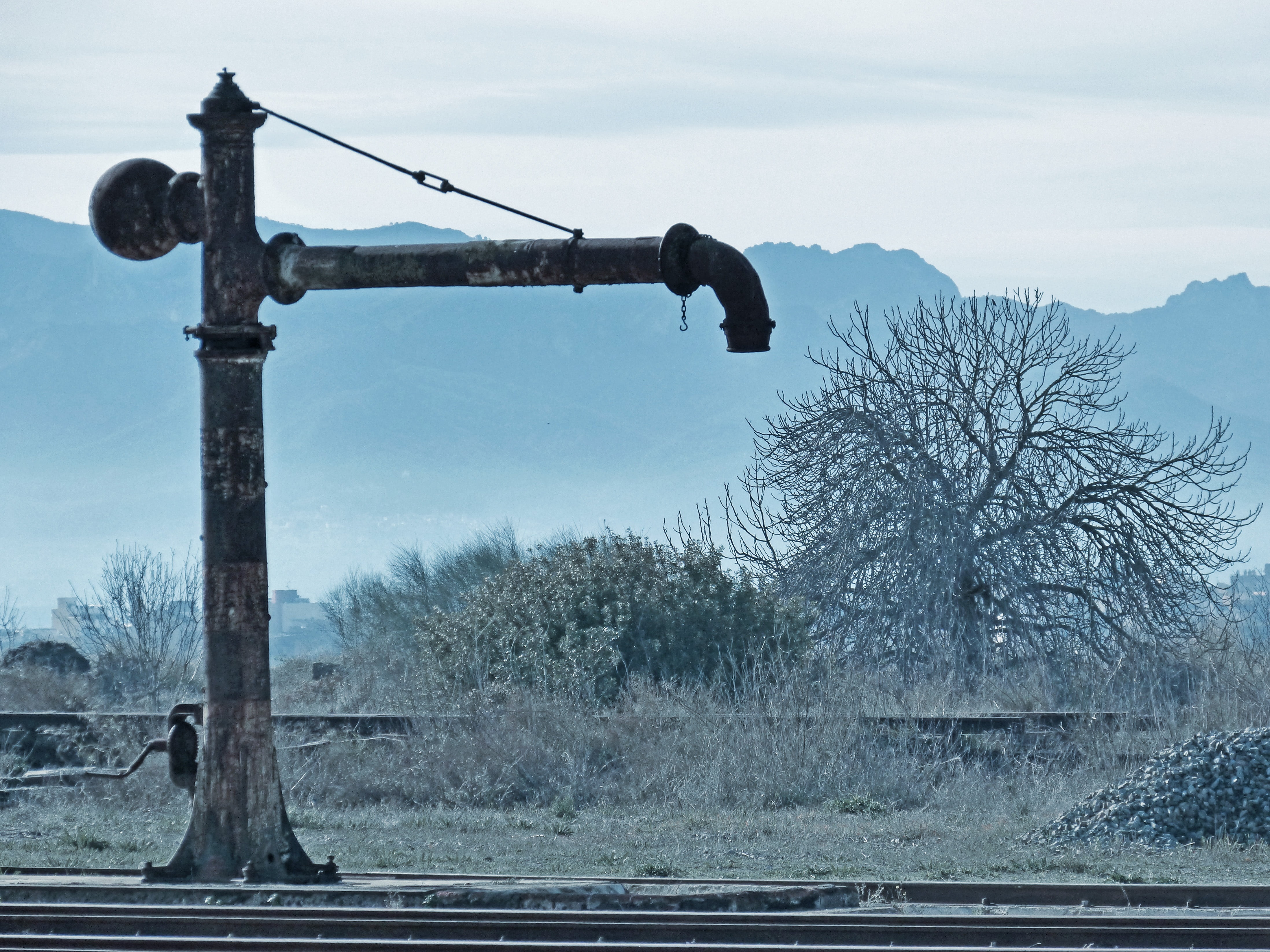 old, sky, scenics - nature, 4K, bare tree, abandoned, machinery, winter, steam, transportation, aguada, land, water, beauty in nature, train, non-urban scene, HD Wallpaper