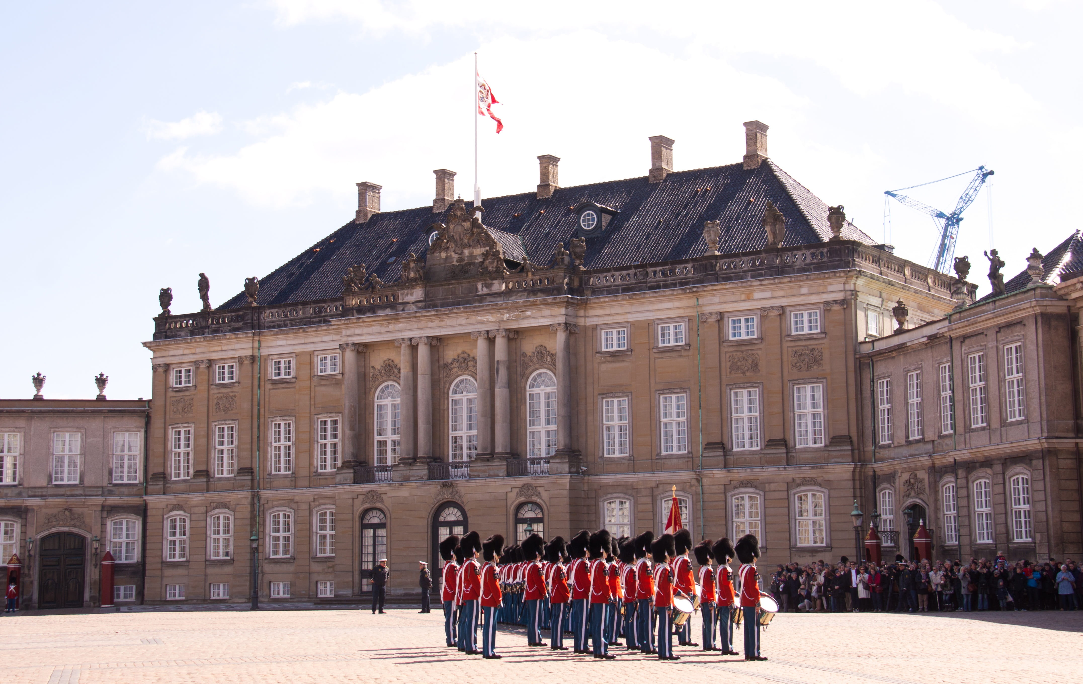 built structure, culture, military, army, building, amalienborg, day, celebration, Amalienborg, sky, large group of people, cloud - sky, attraction, the past, HD Wallpaper