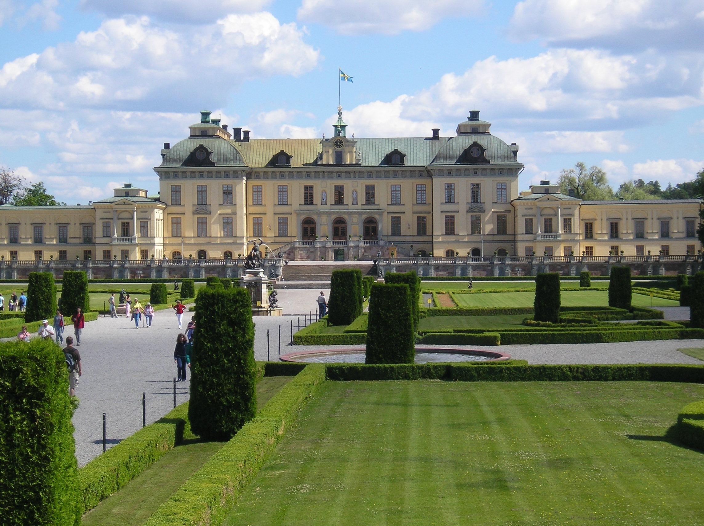 sky, 1080P, travel destinations, formal garden, tourists, outdoors, europe, cloud - sky, plant, history, tourism, lovön, royal family, building exterior, HD Wallpaper
