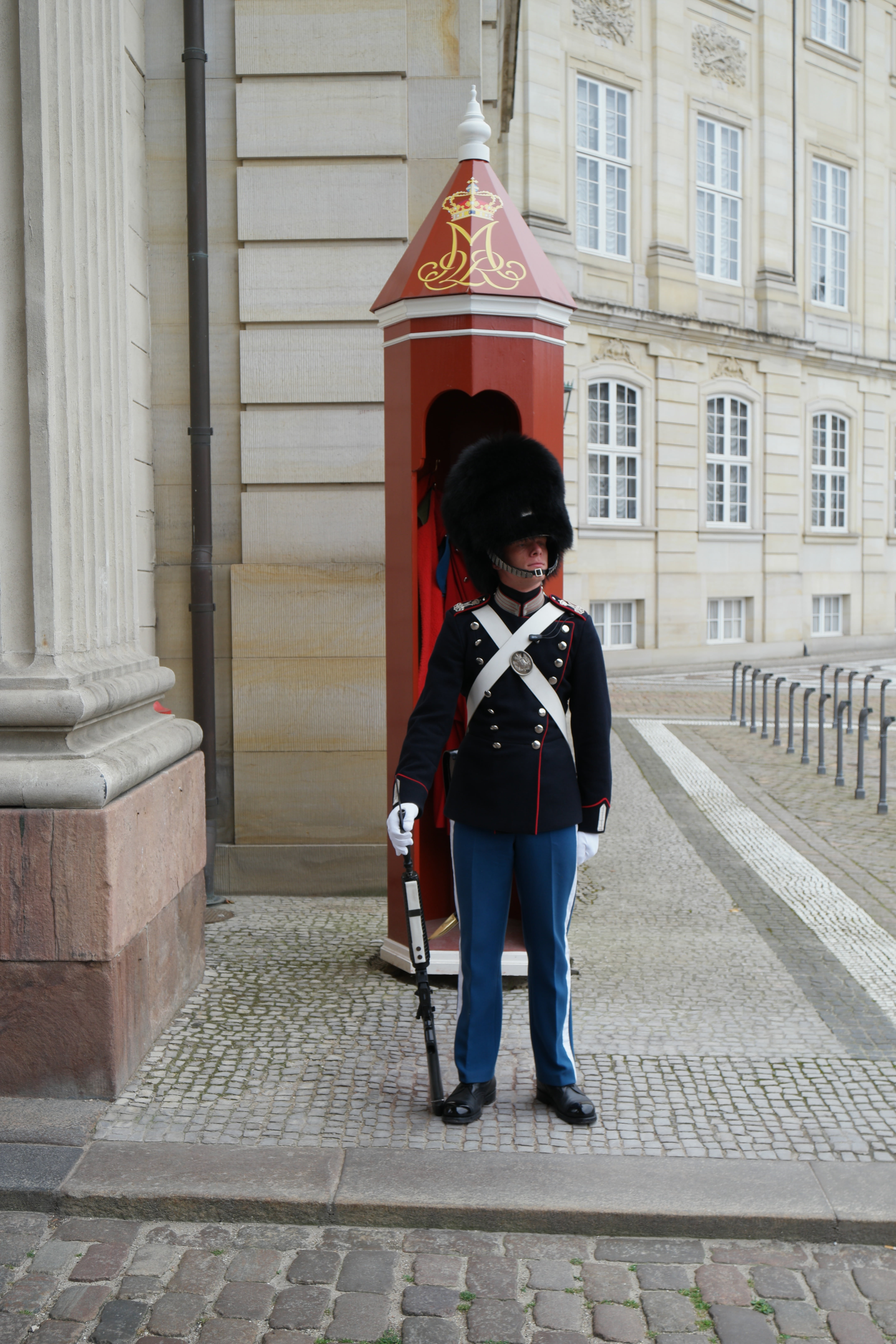 crownprince, watch, danish, mary, building exterior, royal guard, palace, building, monarchy, historical, copenhagen, royal castle, culture, outdoors, nordic, Phone HD Wallpaper
