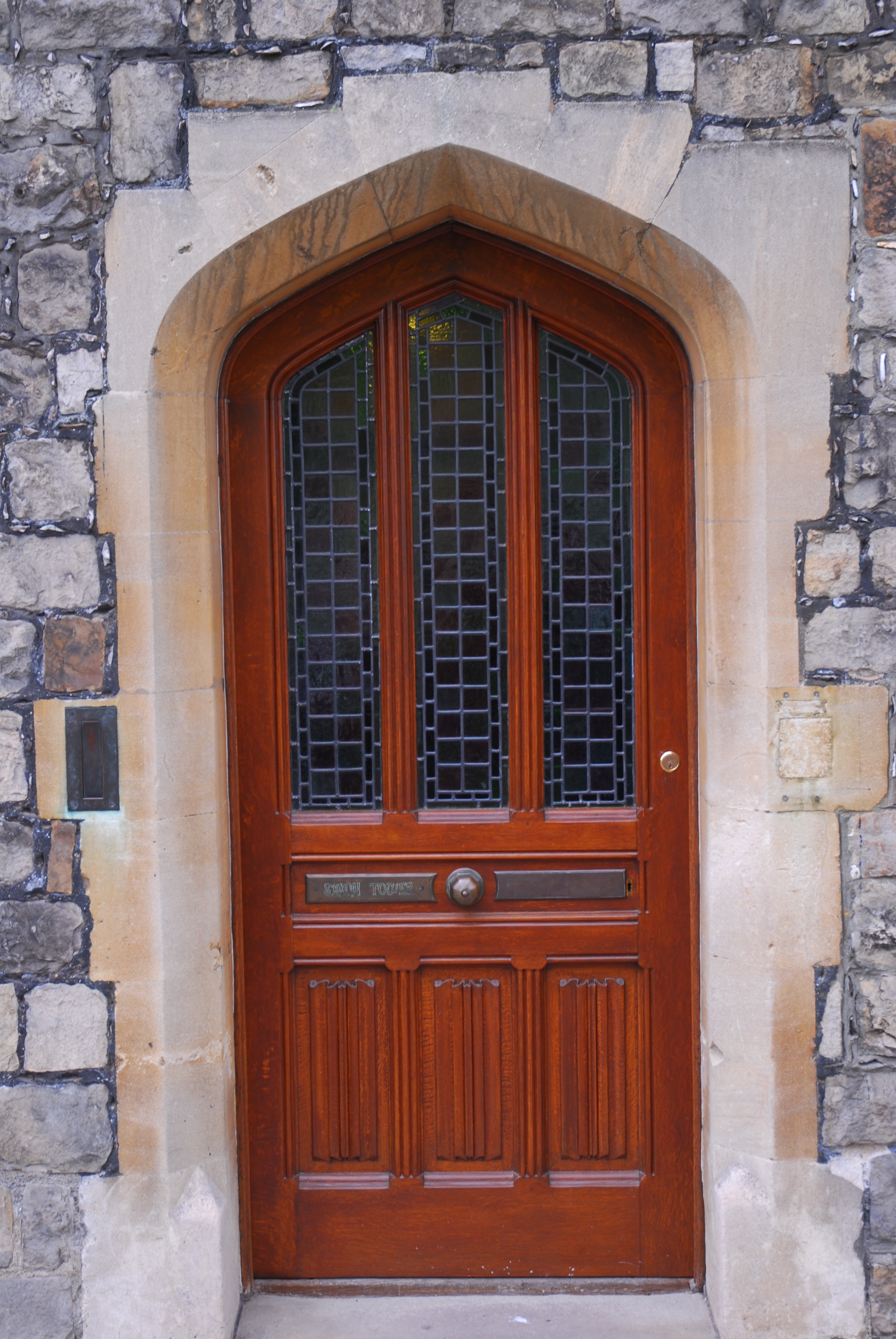 protection, wood - material, day, building, building exterior, safety, closed, 4K, uk, windsor, arch, door, wall, window, security, architecture, brown, Phone HD Wallpaper
