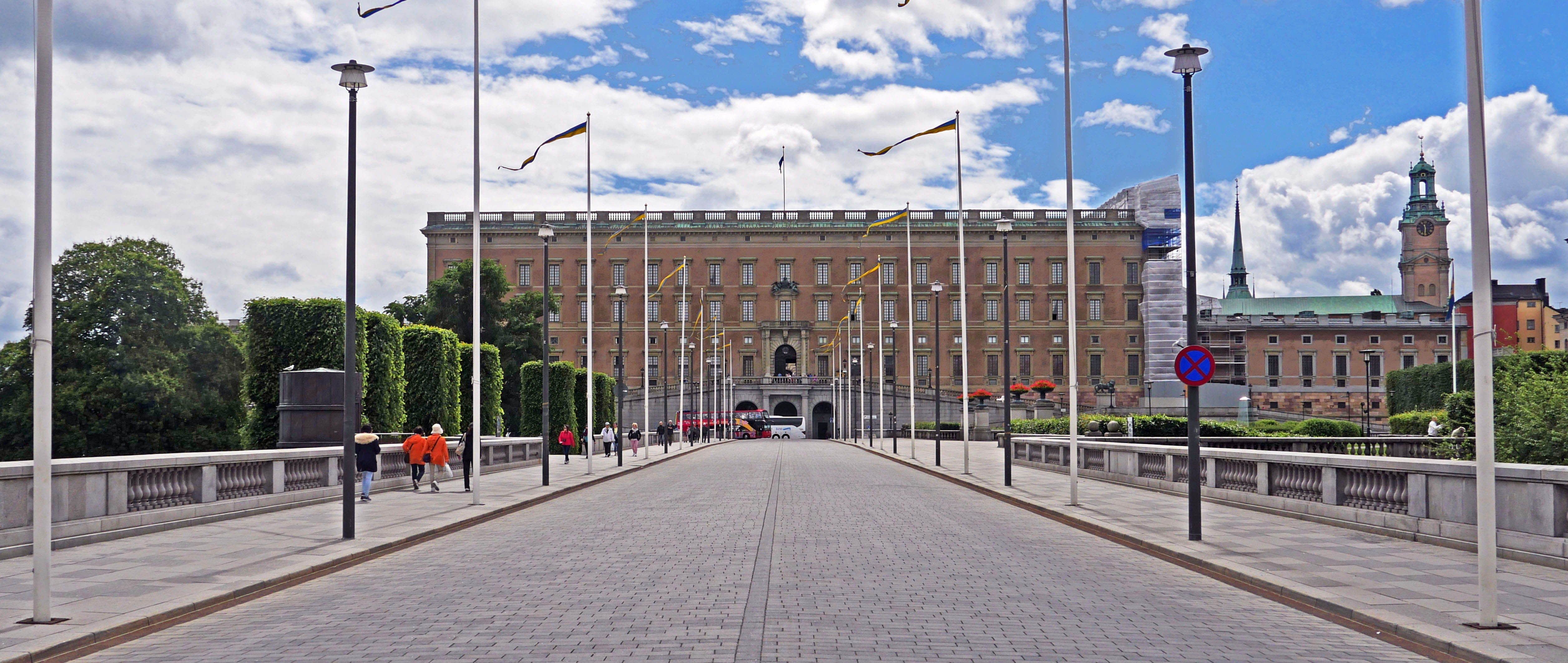 norrbro, flag trellis, sweden, representative, building exterior, Stockholm, travel destinations, government, law, outdoors, sky, architecture, city, road, HD Wallpaper
