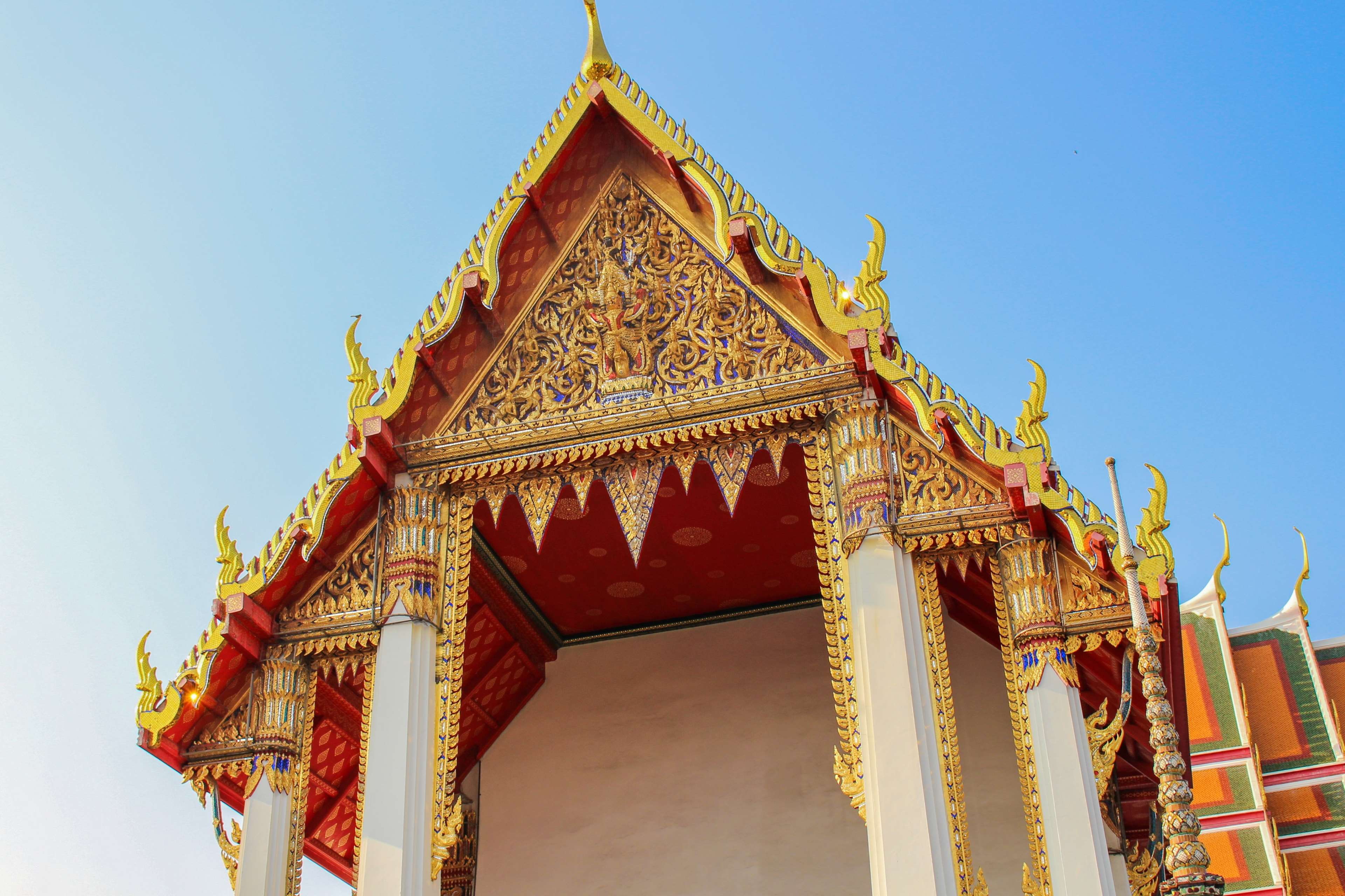 sky, buddha, gold, bangkok, famous, no people, architectural column, religion, culture, built structure, peaceful, big, golden, precious, ornate, religious, HD Wallpaper