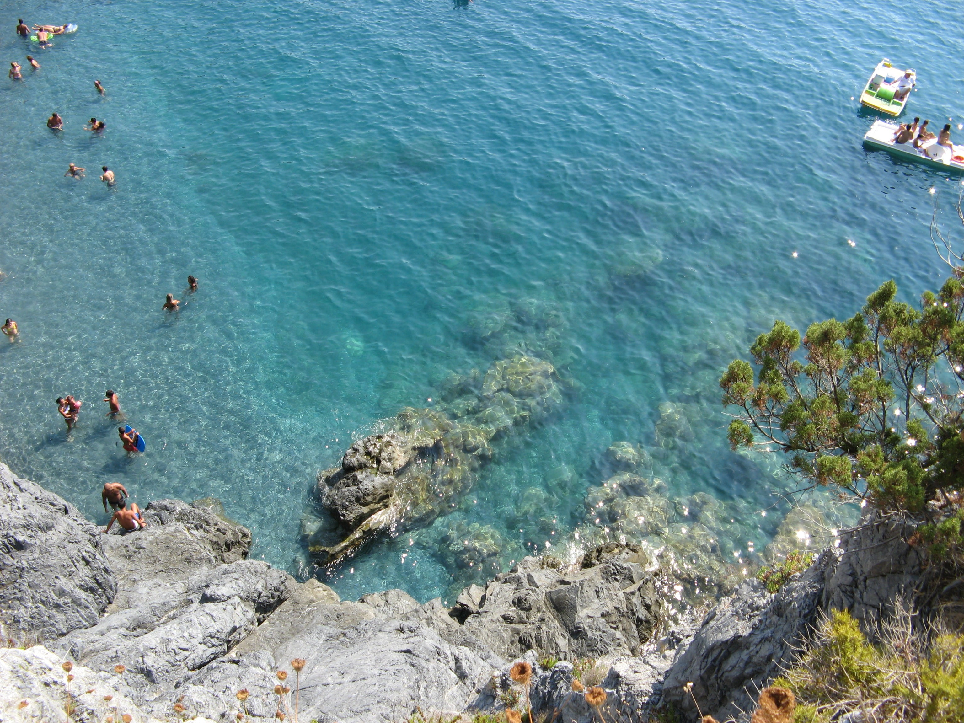 incidental people, scenics - nature, group of people, sun, solid, 2K, calabria, rock - object, water, day, san nicola arcella, outdoors, high angle view, HD Wallpaper