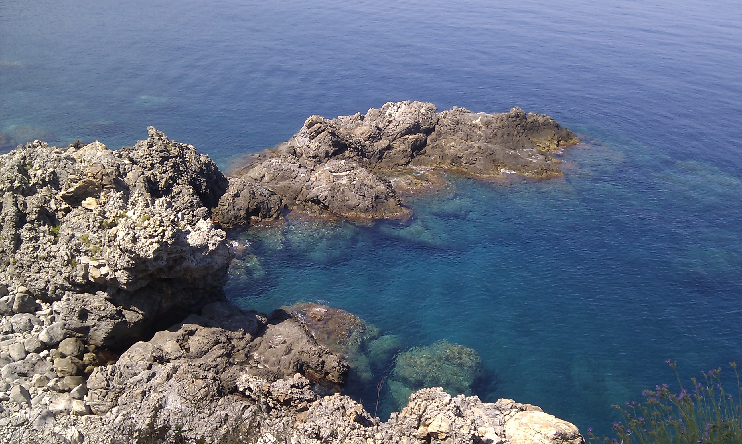 idyllic, 2K, calabria, tranquil scene, solid, beach, mediterranean, summer, sun, no people, rocks, holidays, sea, cliff, water, blue, beauty in nature, HD Wallpaper