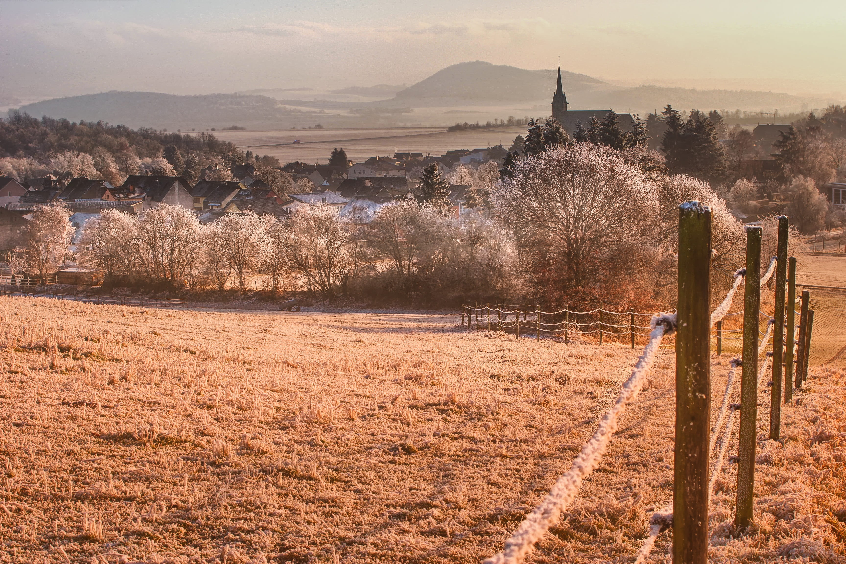 post, 2K, building exterior, frost, building, tree, andernach, icy, built structure, nature, field, tower, brown, evening, fence, history, wintry, winter magic, HD Wallpaper