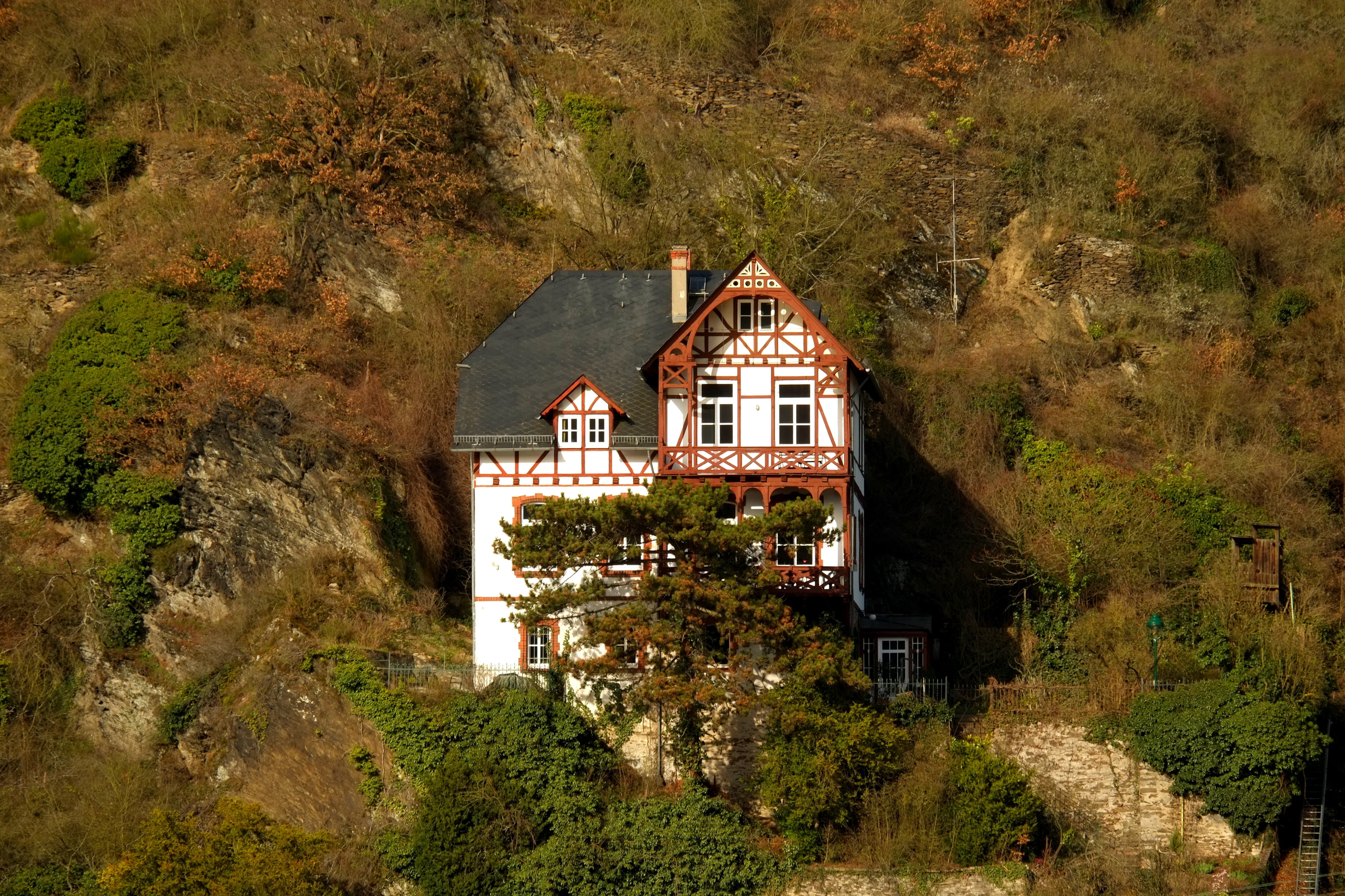 house, panorama, romantic, mountain, beauty in nature, idyllic, green color, foundation, residential district, cliff, building exterior, home, tree, 4K, HD Wallpaper