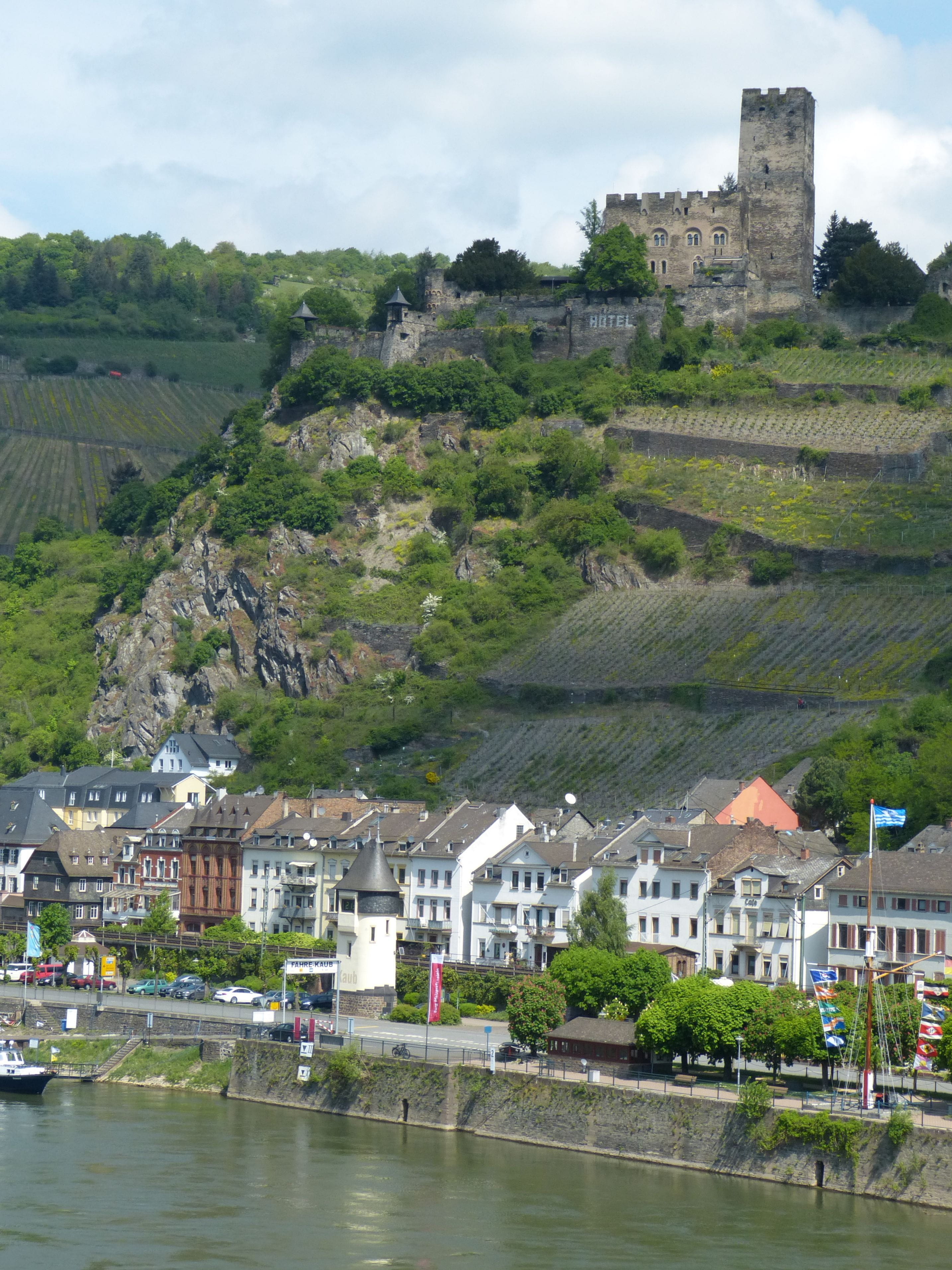 tower, middle rhine valley, tree, germany, sky, plant, nature, vineyard, 2K, architecture, travel destinations, weltkulturebe, castle, rhine, residential district, Phone HD Wallpaper