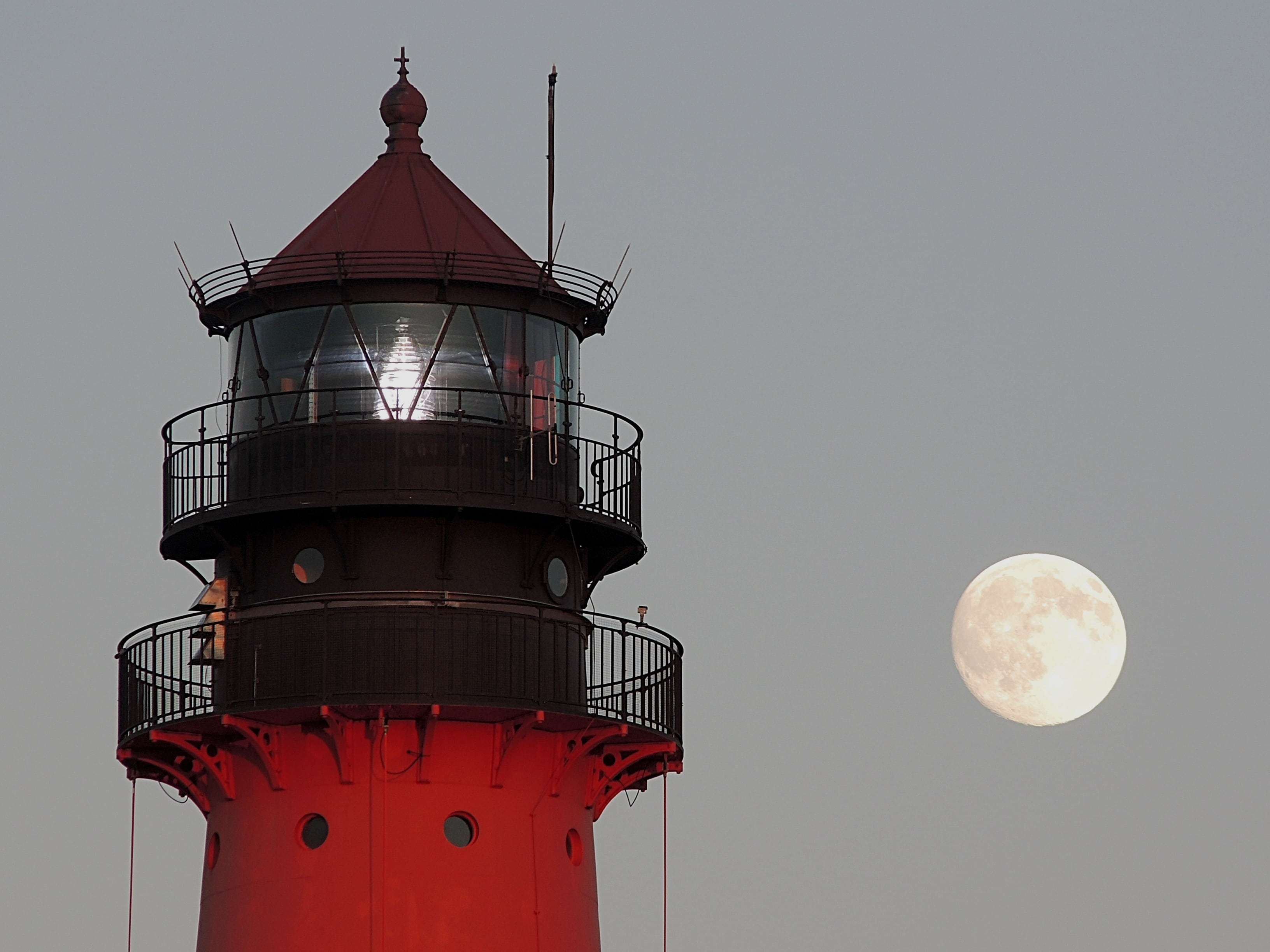 nature, red, watching, architecture, observation point, lighthouse, full moon, clear sky, staircase, westerhever, protection, outdoors, romantic, building exterior, HD Wallpaper